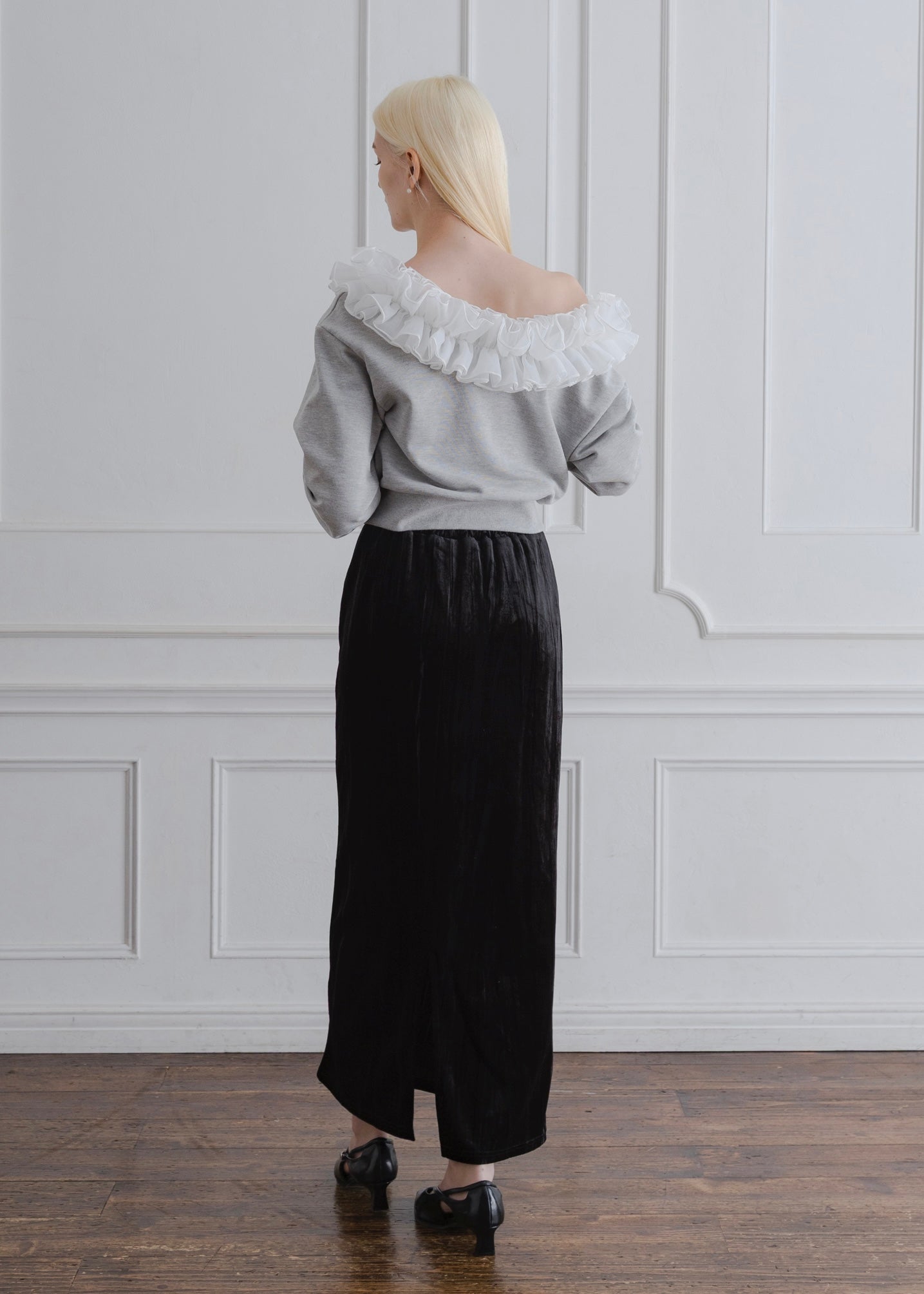 FRILL OFF SHOULDER PULLOVER