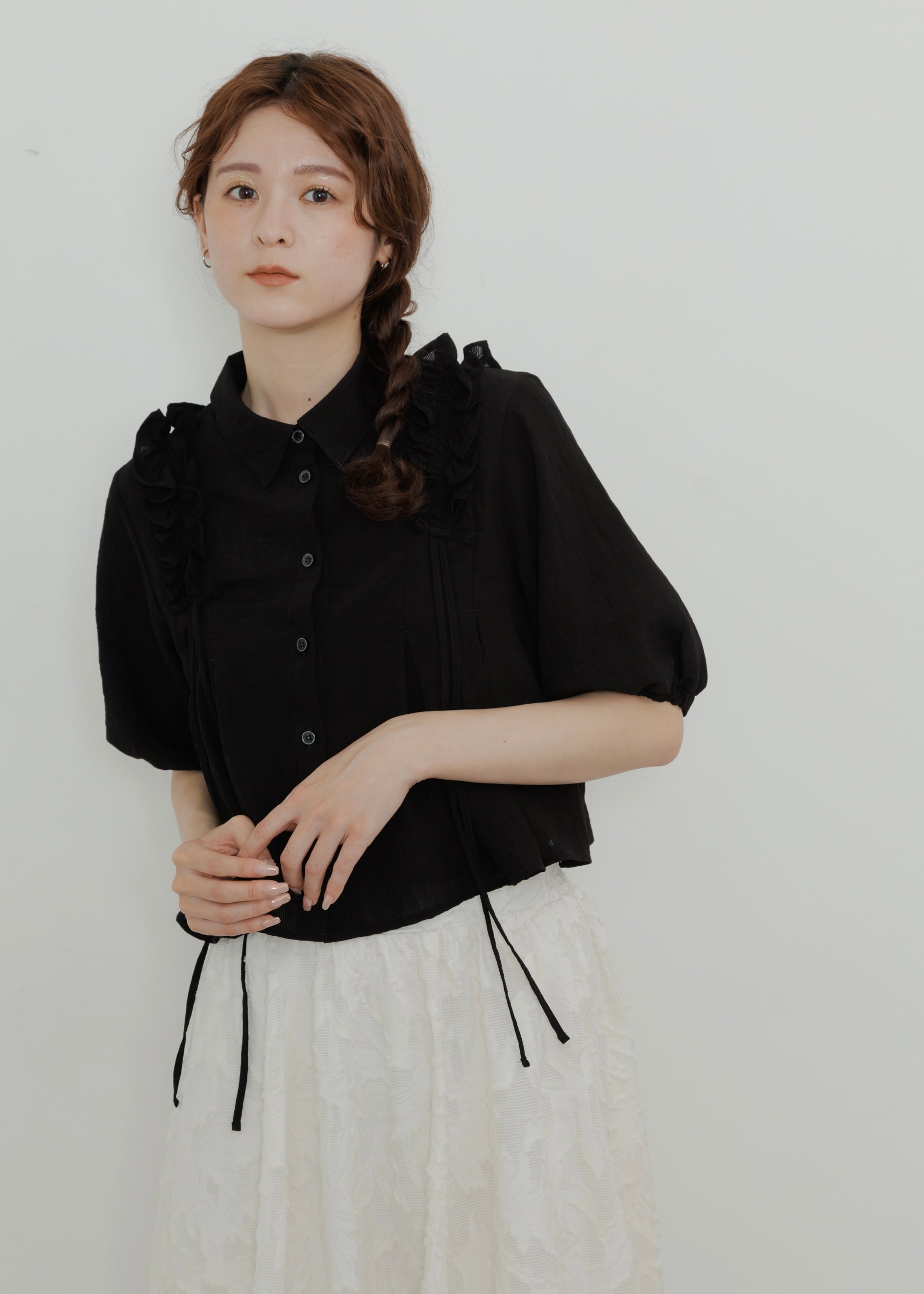 SHOULDER FRILL BLOUSE