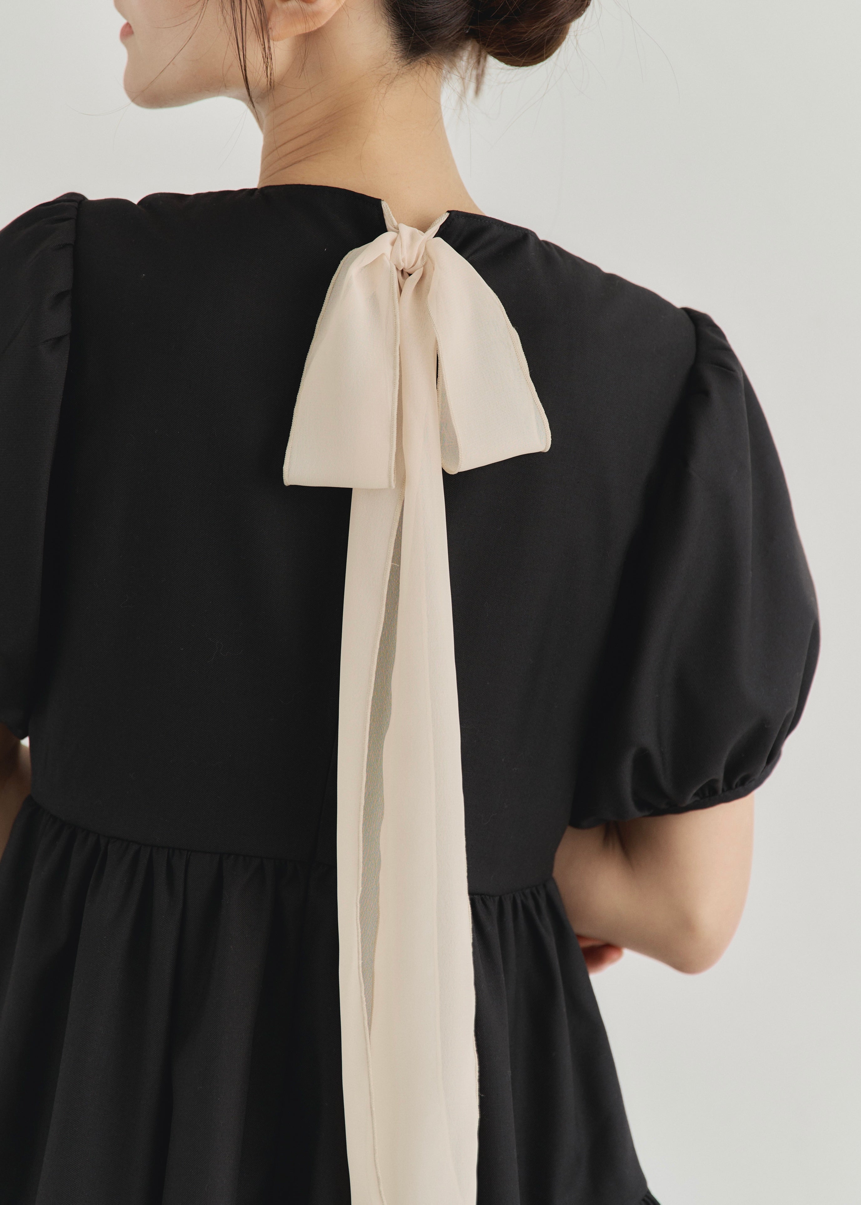 PUFF SLEEVE RIBBON DRESS