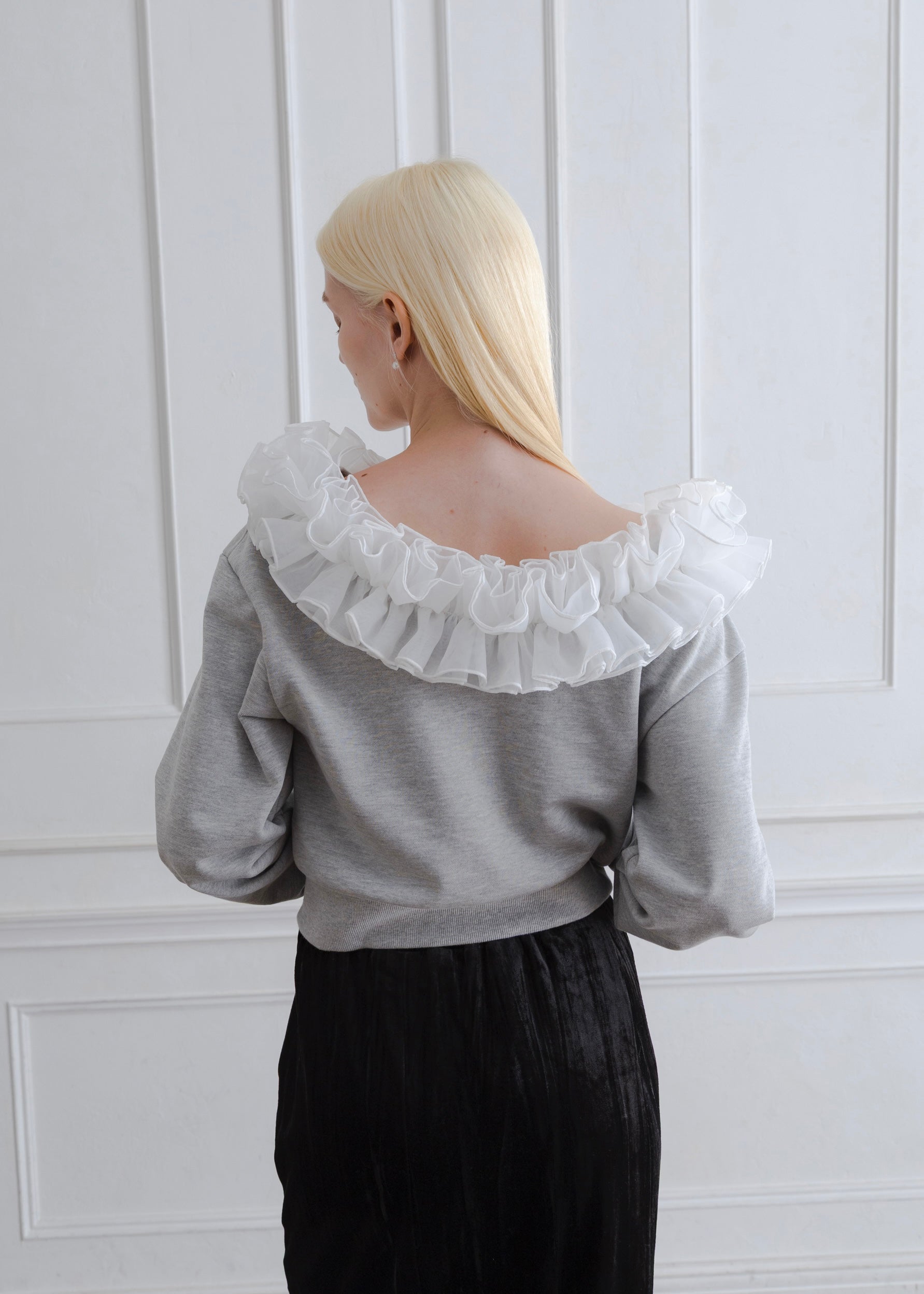 FRILL OFF SHOULDER PULLOVER