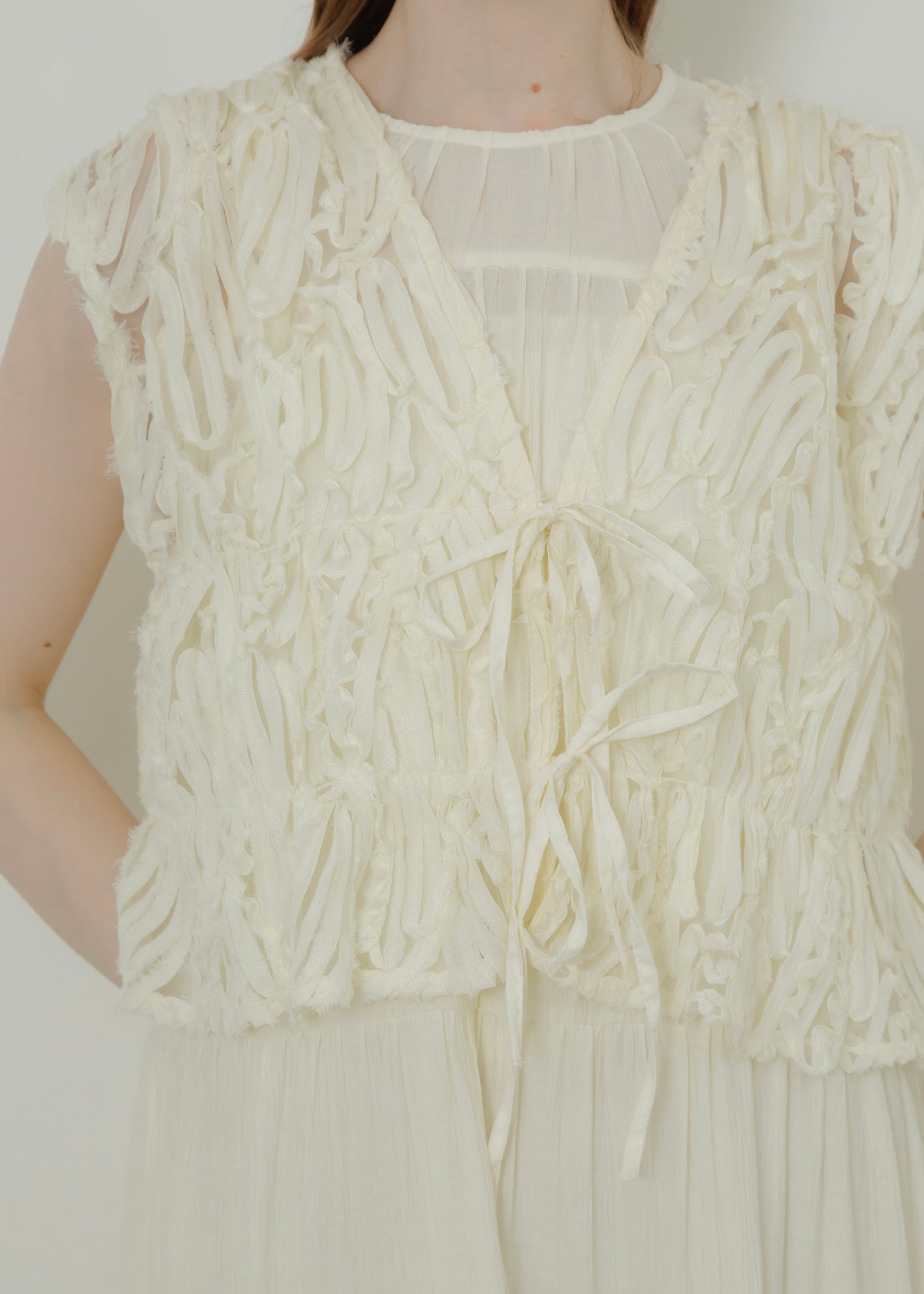 RIBBON LACE VEST