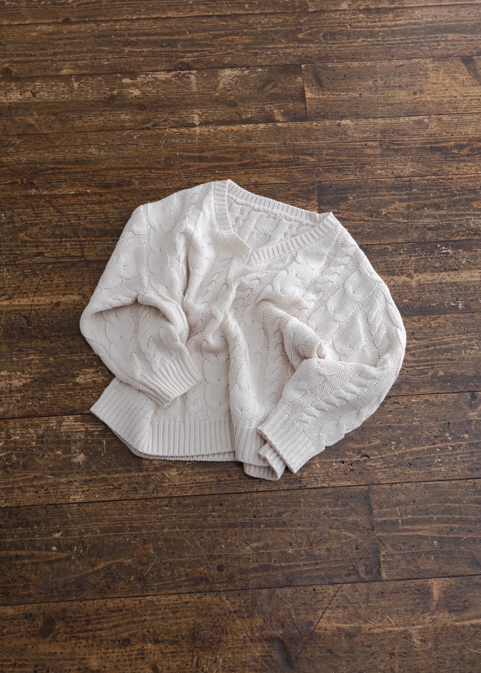 VNECK CABLE KNIT PULLOVER