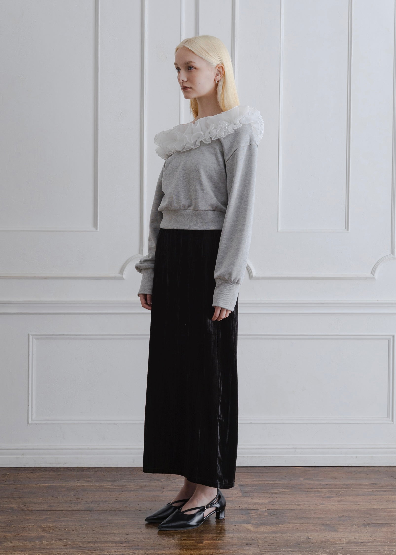 FRILL OFF SHOULDER PULLOVER