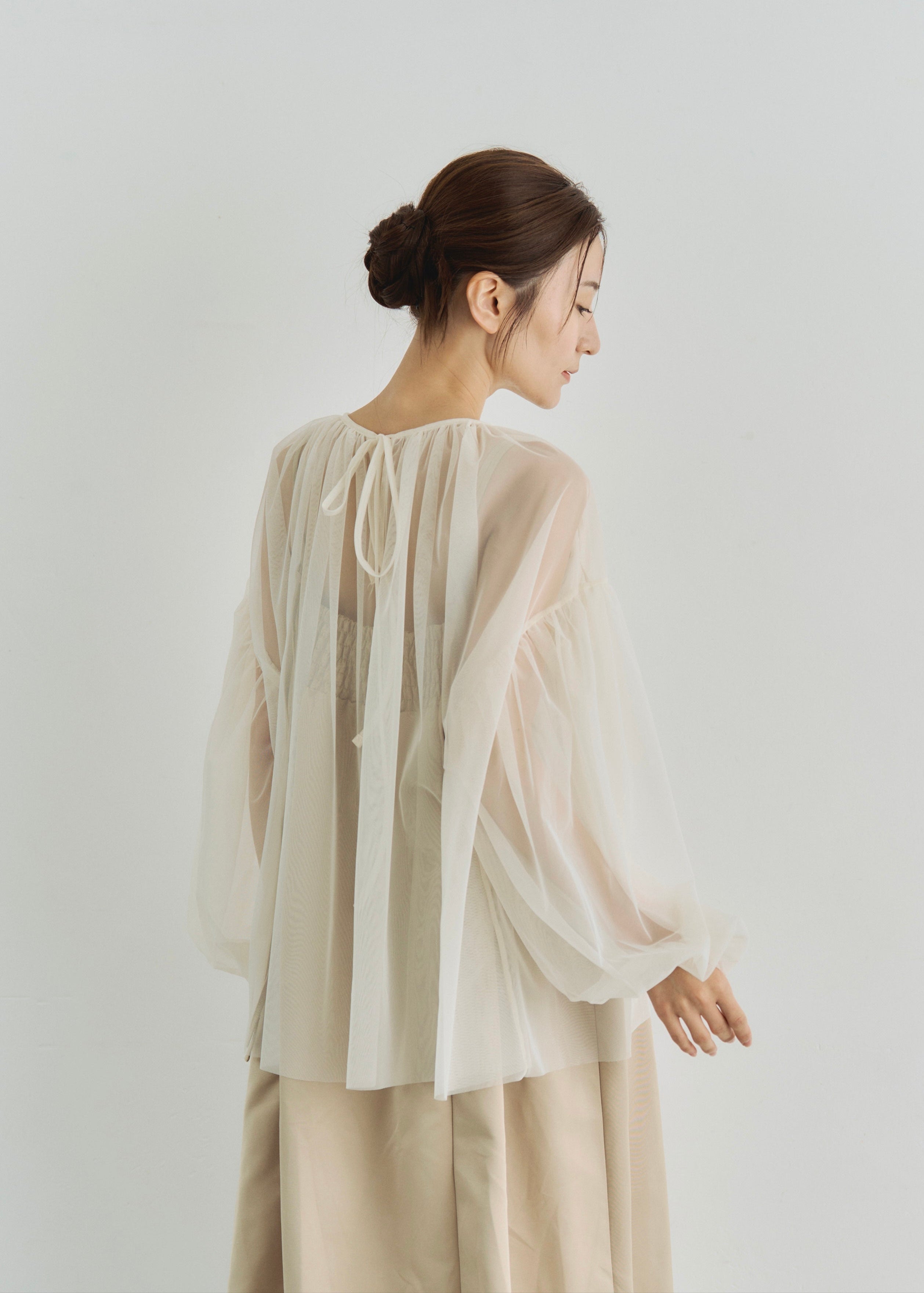 TULLE GATHER BLOUSE
