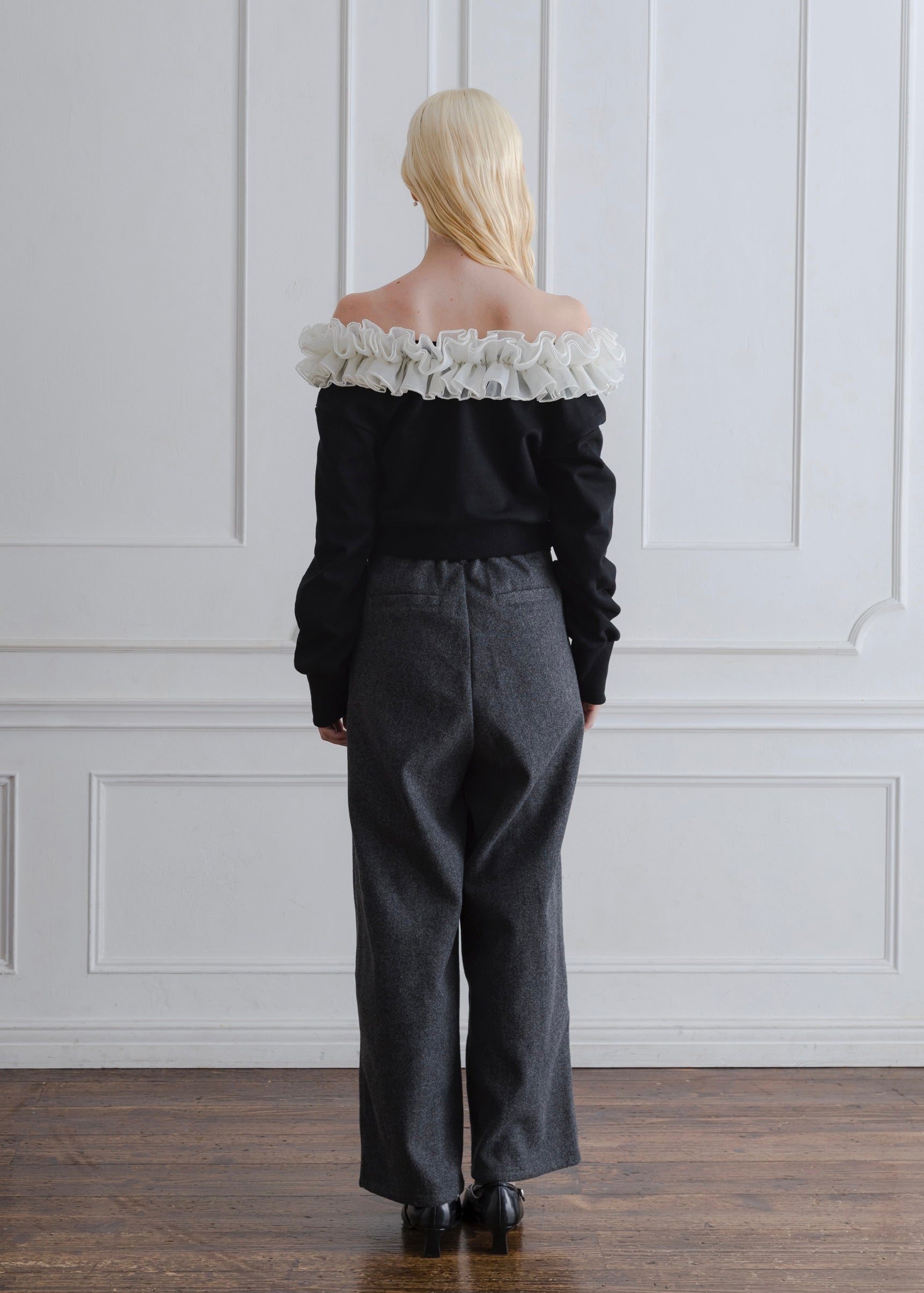FRILL OFF SHOULDER PULLOVER