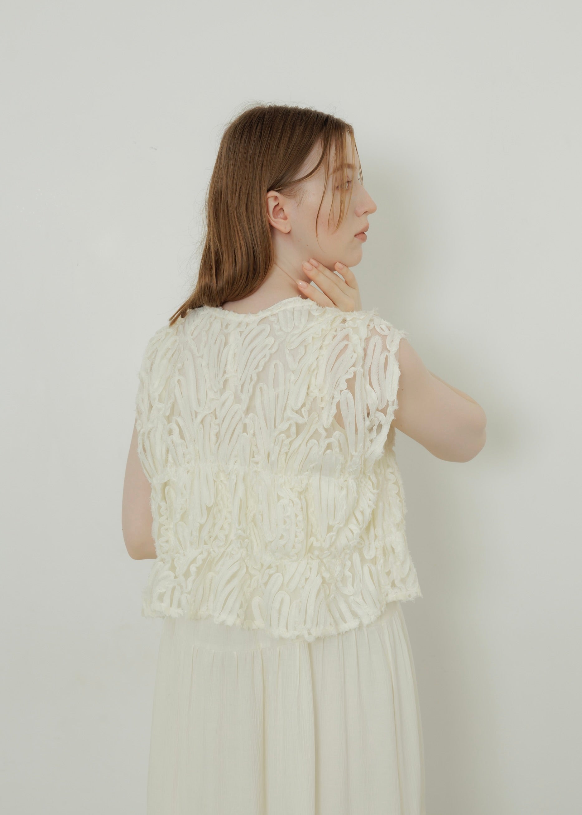 RIBBON LACE VEST