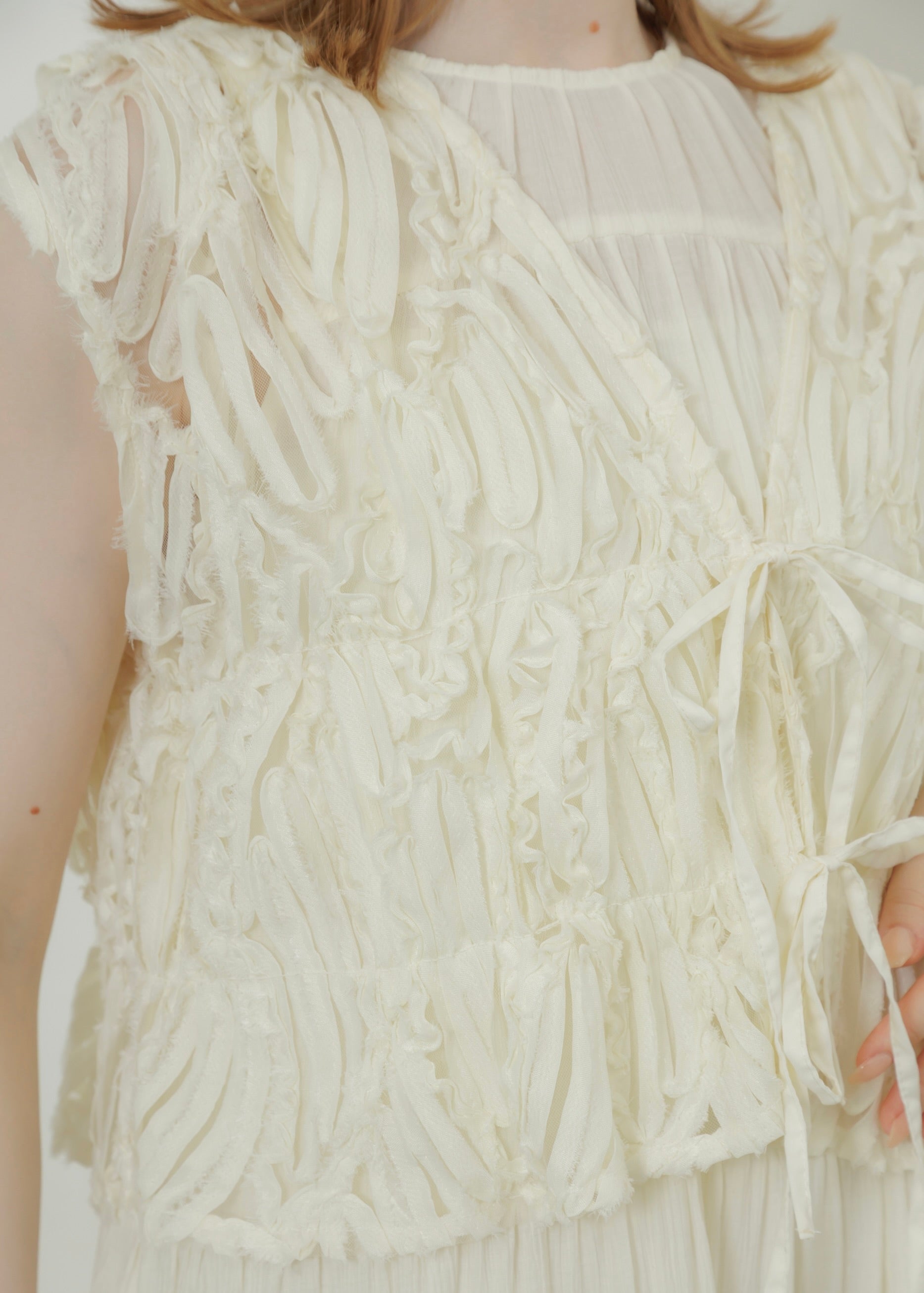 RIBBON LACE VEST