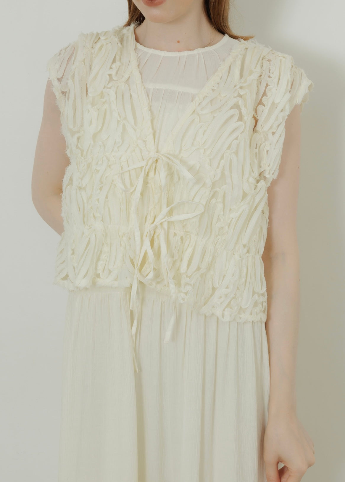 RIBBON LACE VEST