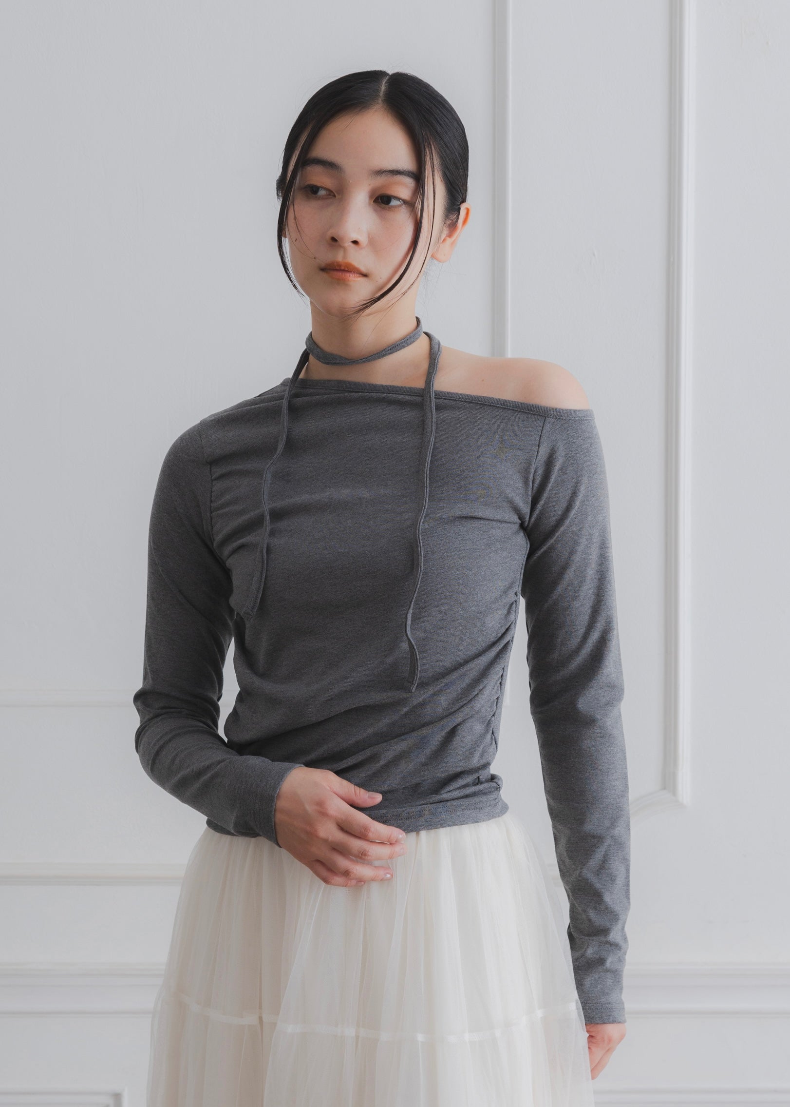 ASYMMETRY NECK TOP