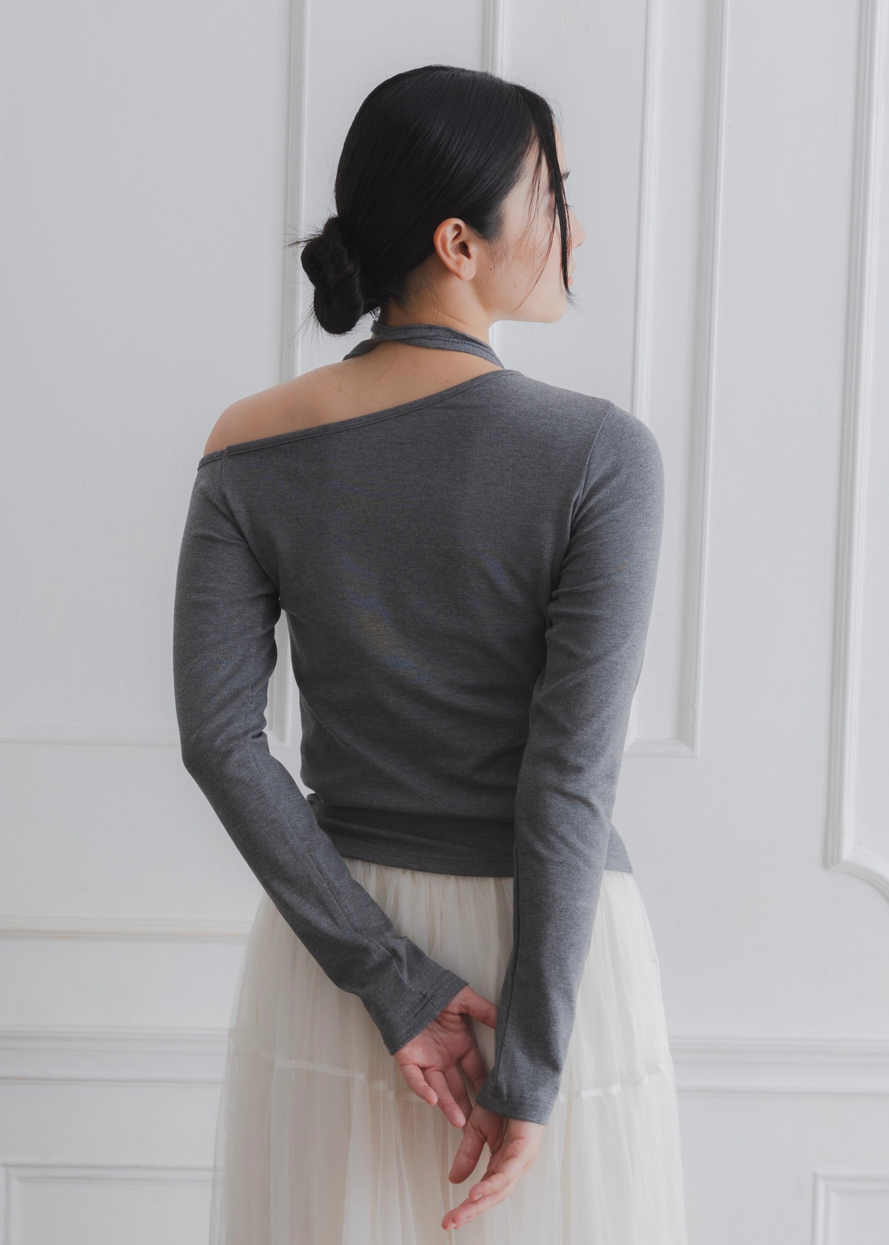 ASYMMETRY NECK TOP