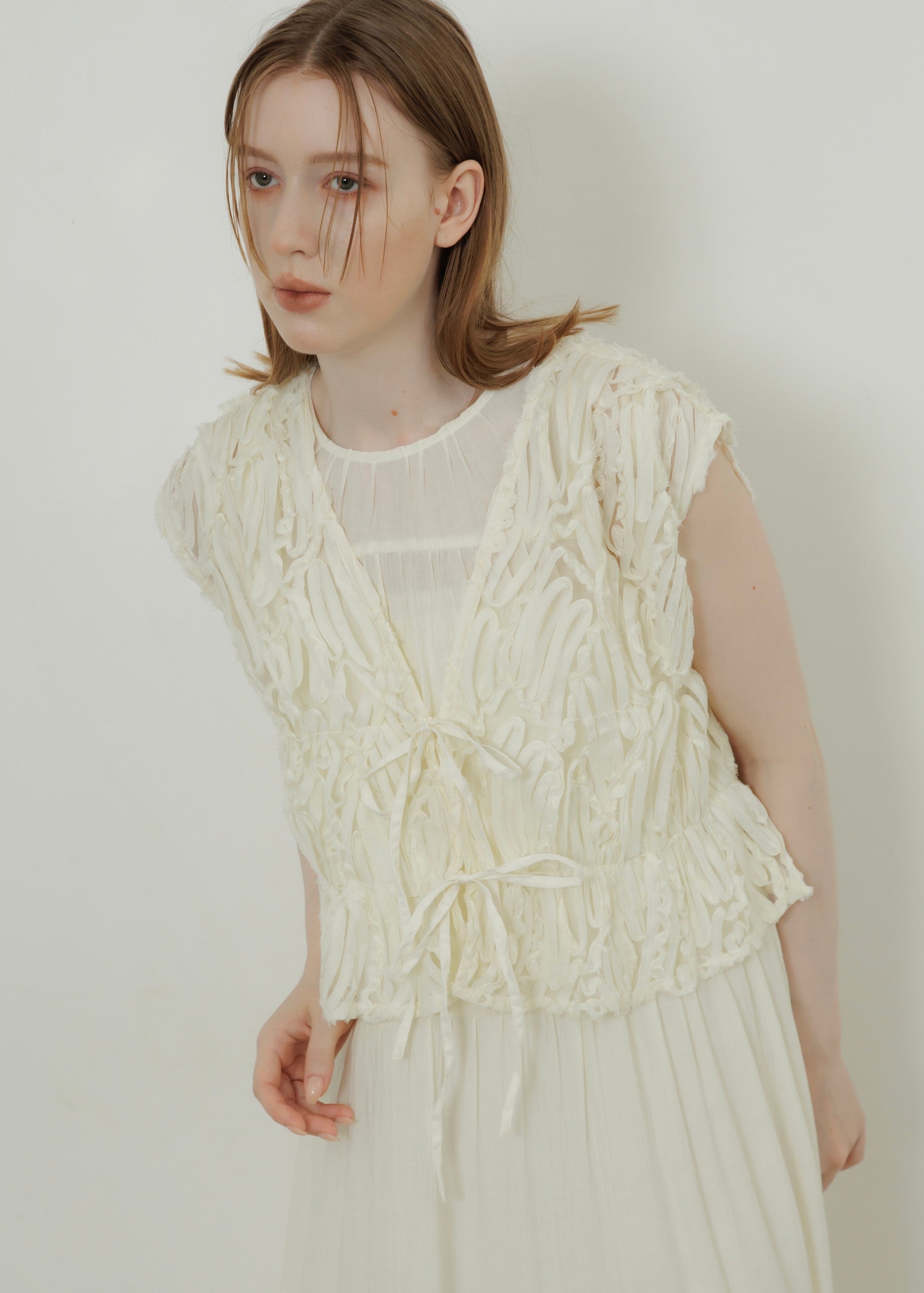 RIBBON LACE VEST