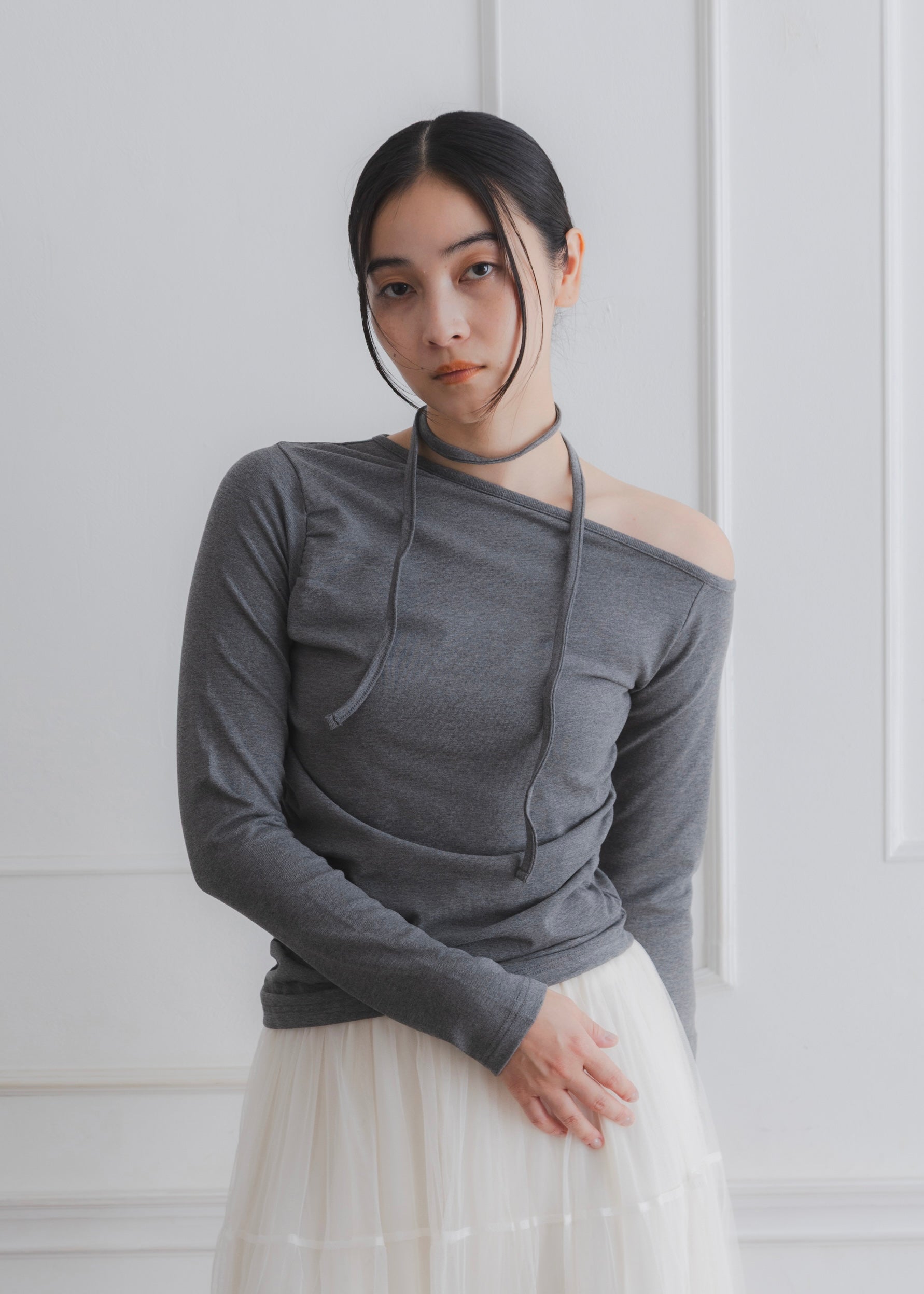 ASYMMETRY NECK TOP