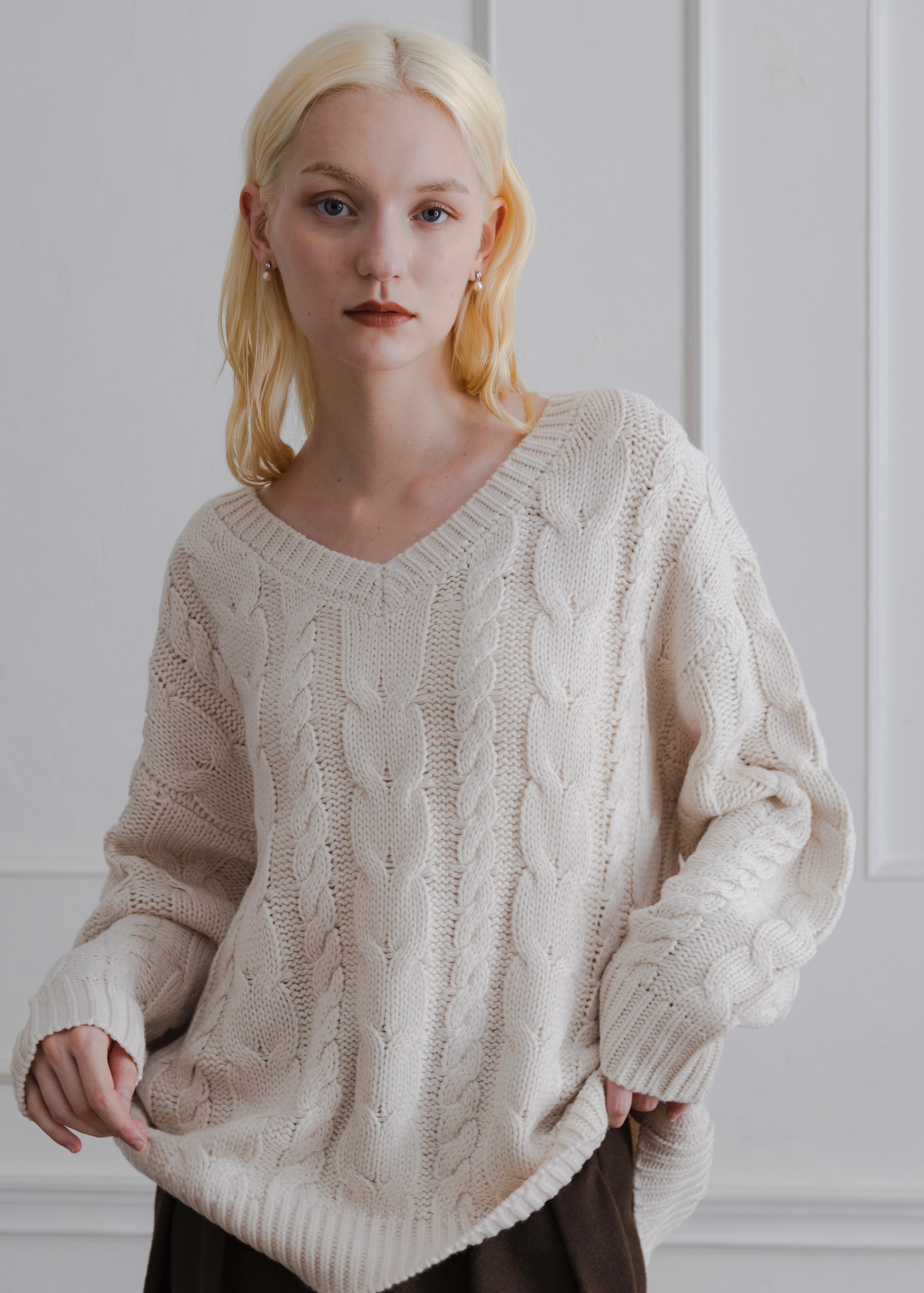 VNECK CABLE KNIT PULLOVER