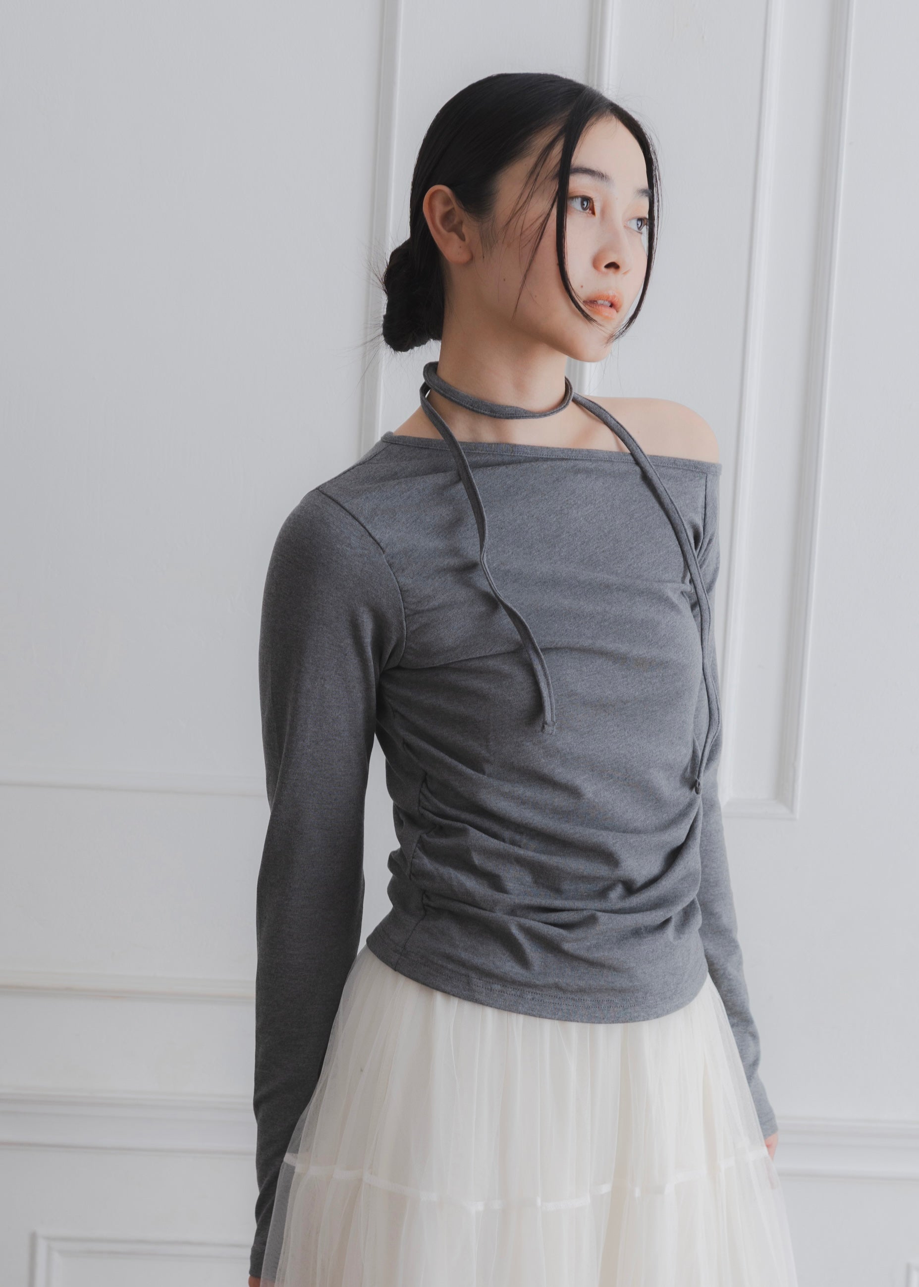 ASYMMETRY NECK TOP