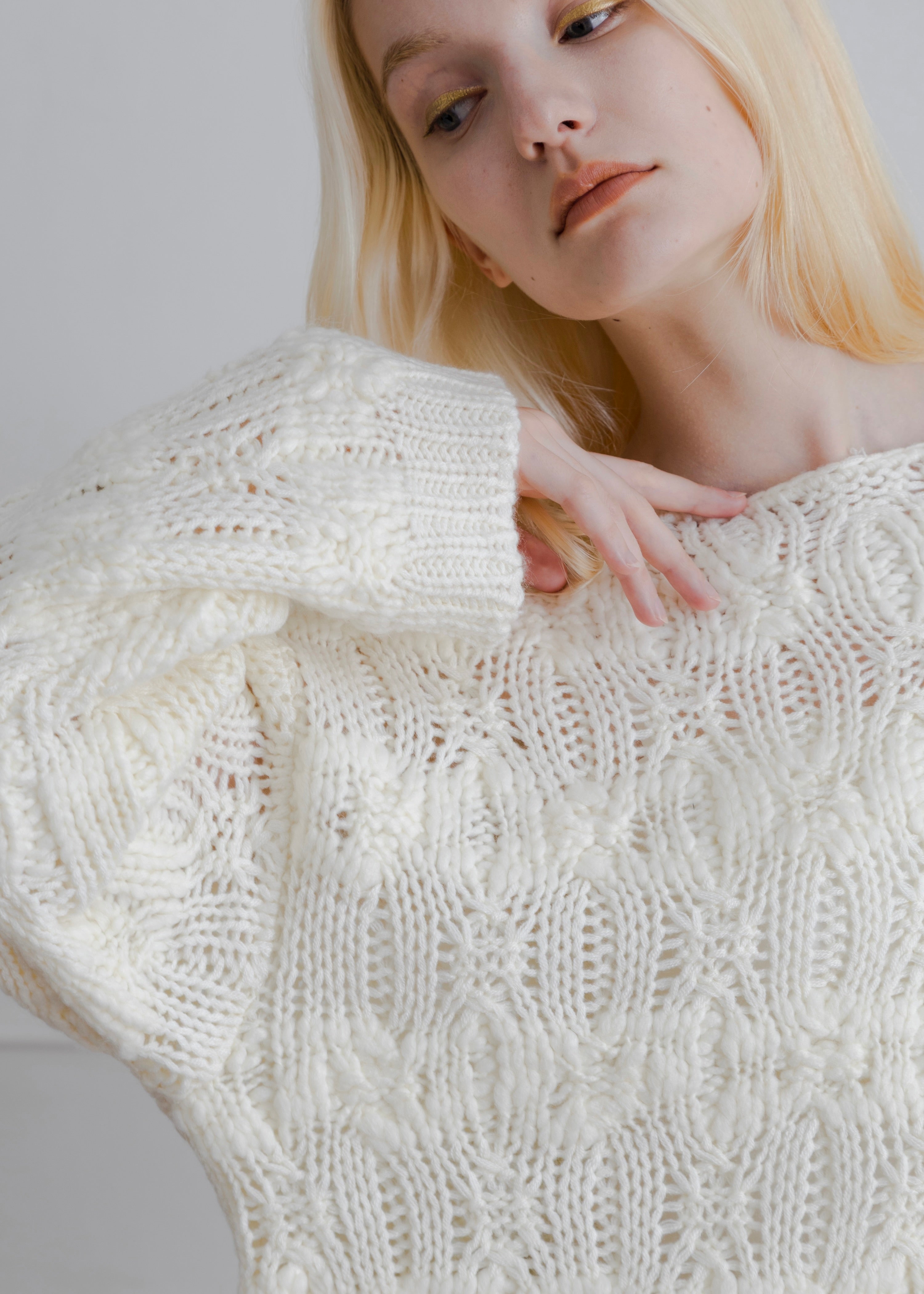CROPPED KNIT PULLOVER