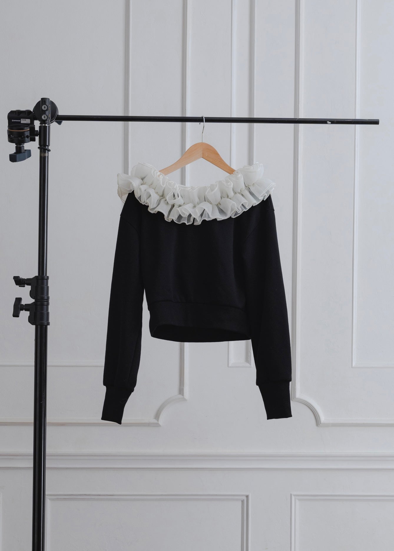 FRILL OFF SHOULDER PULLOVER