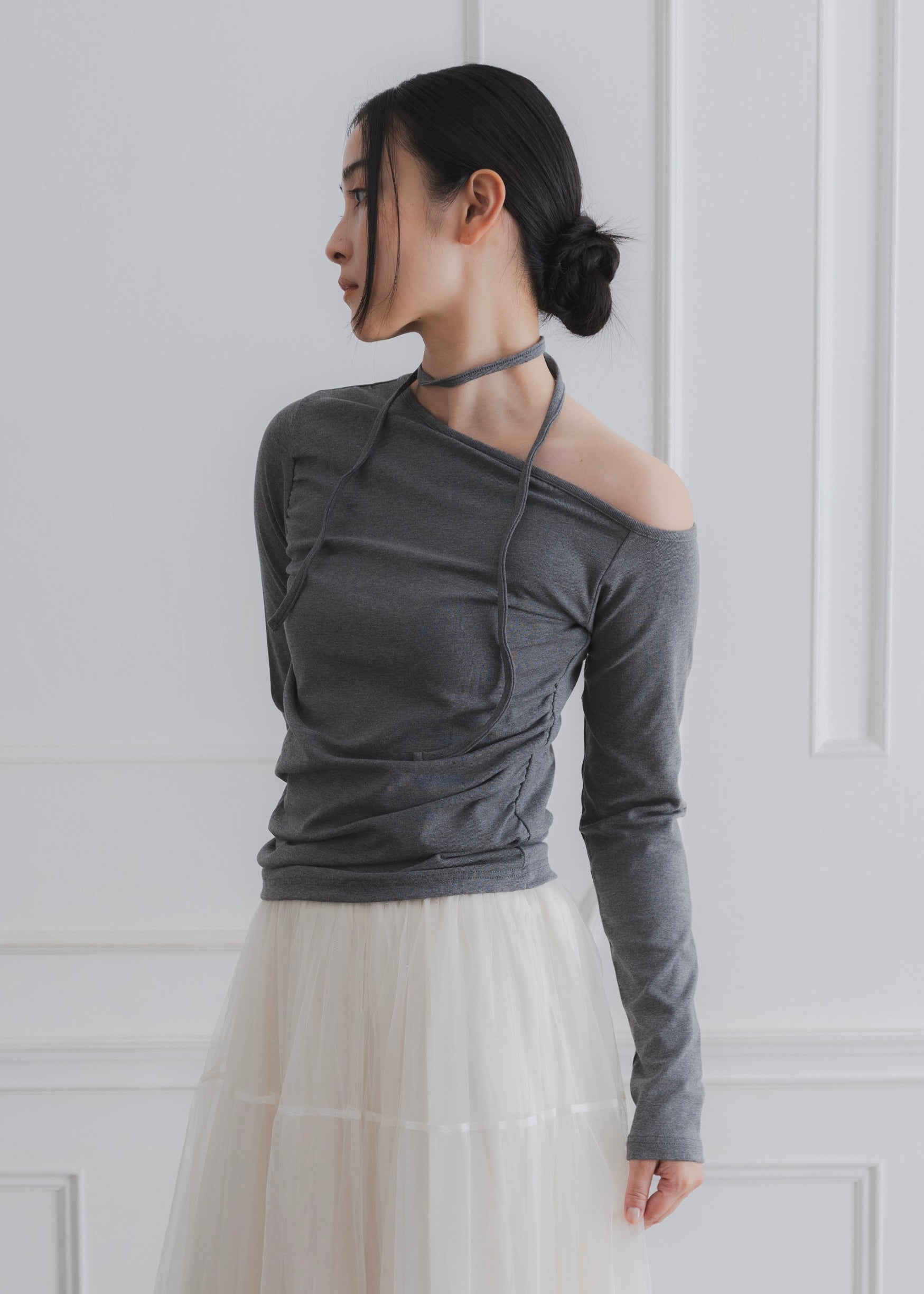 ASYMMETRY NECK TOP
