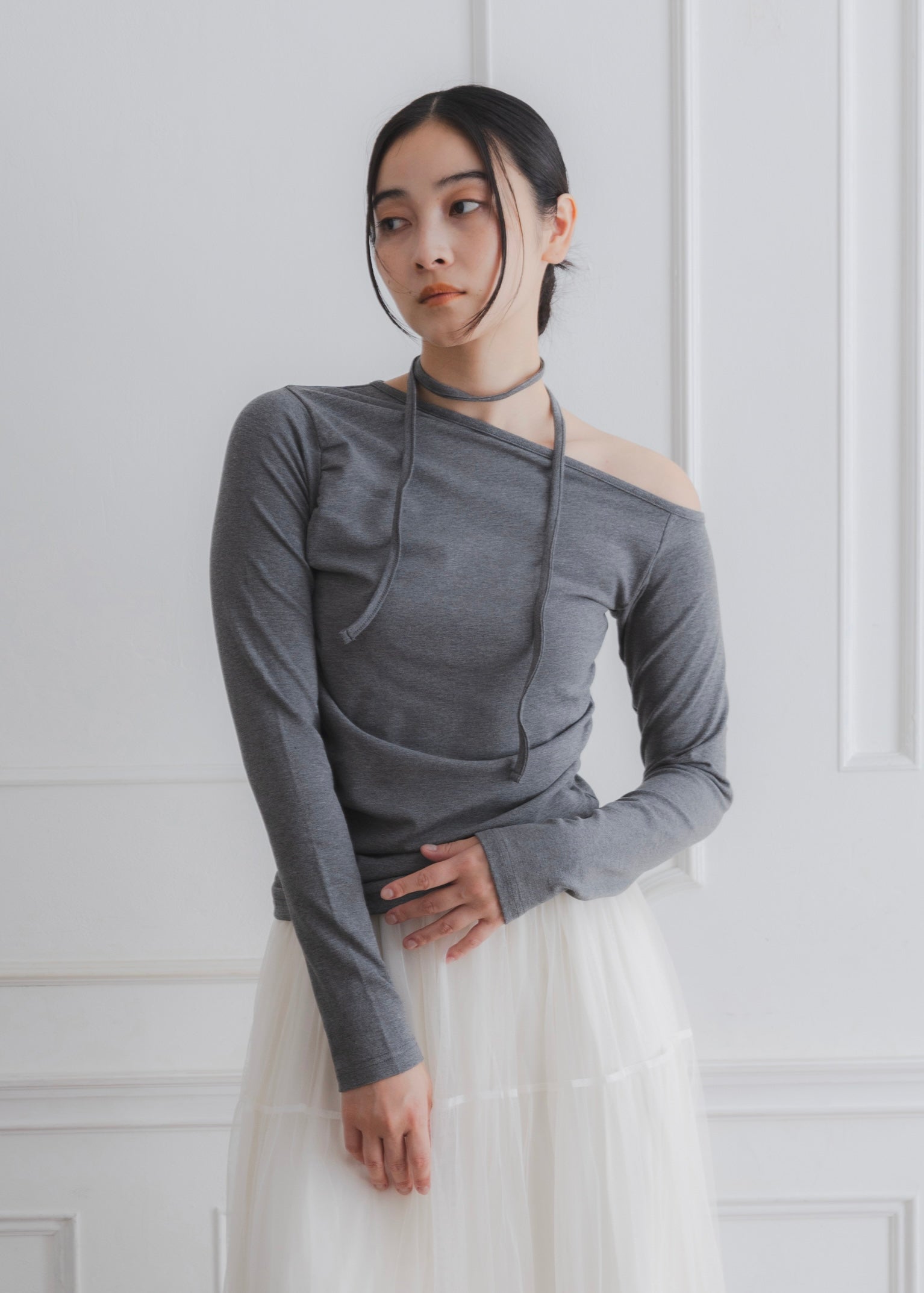 ASYMMETRY NECK TOP
