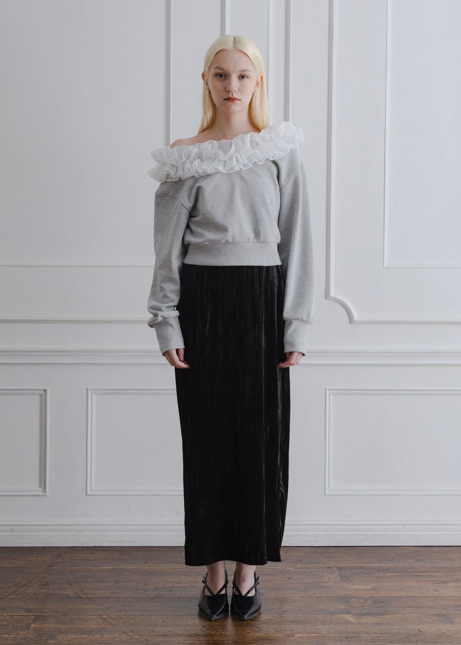 FRILL OFF SHOULDER PULLOVER