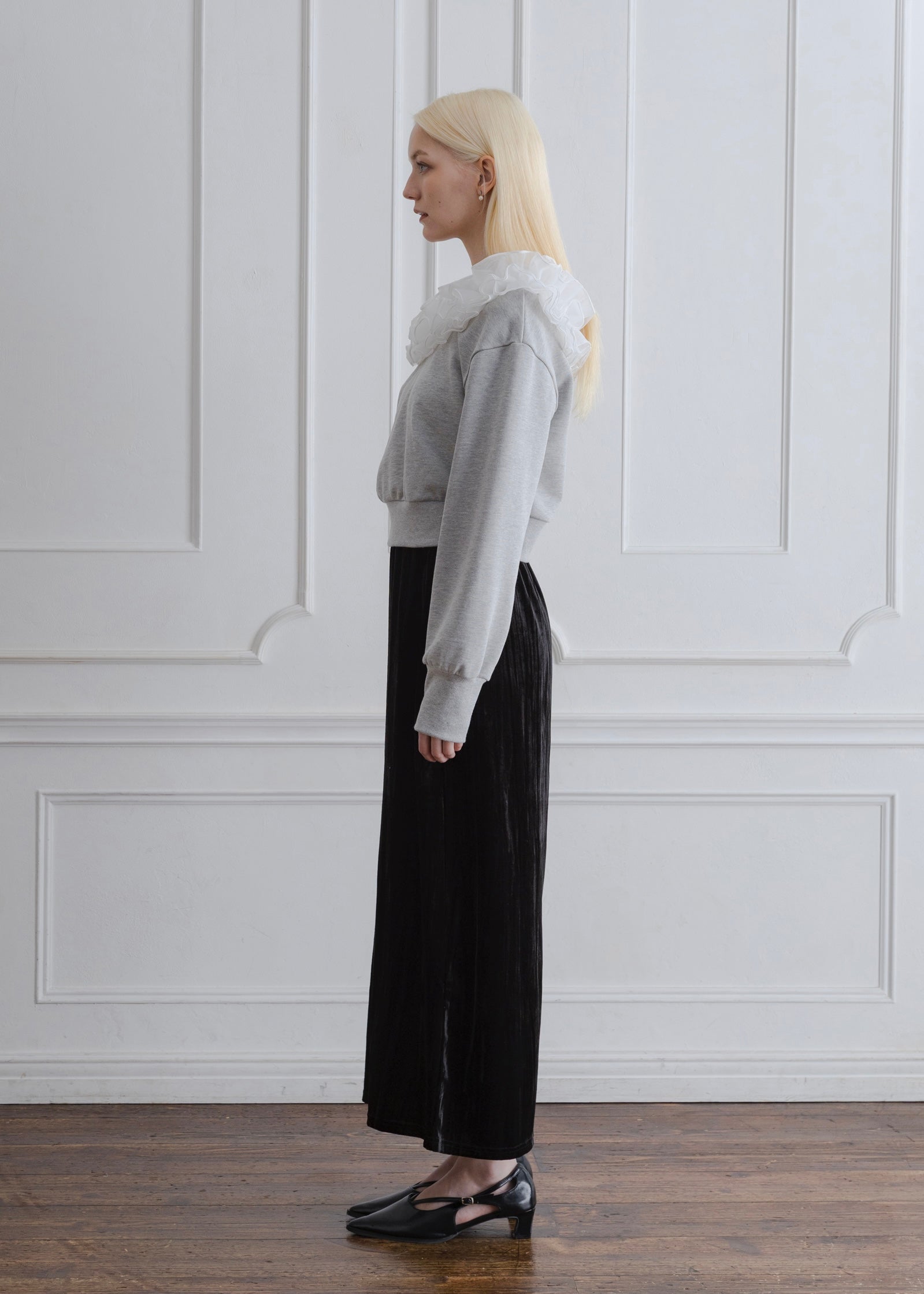 FRILL OFF SHOULDER PULLOVER