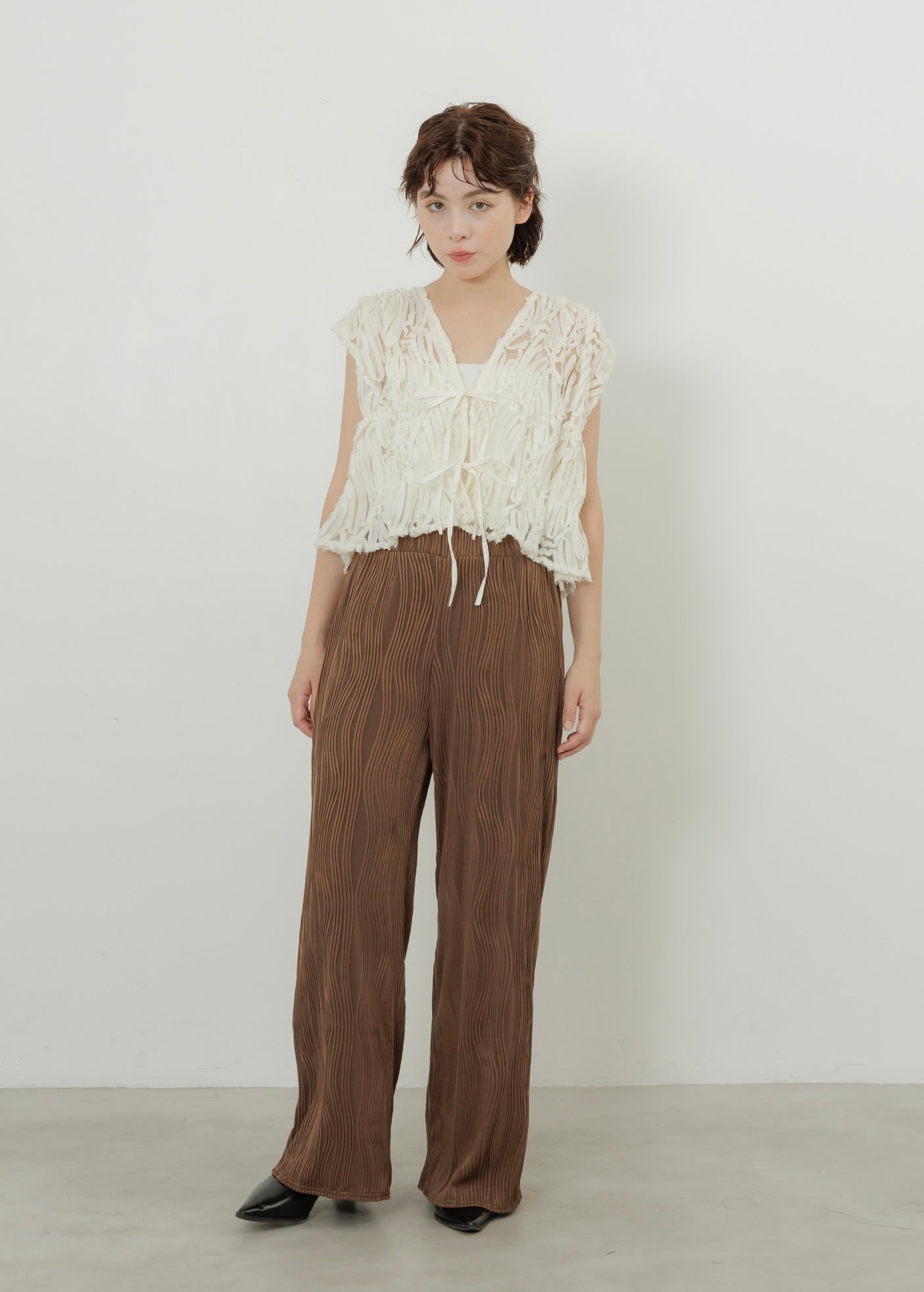 RIBBON LACE VEST