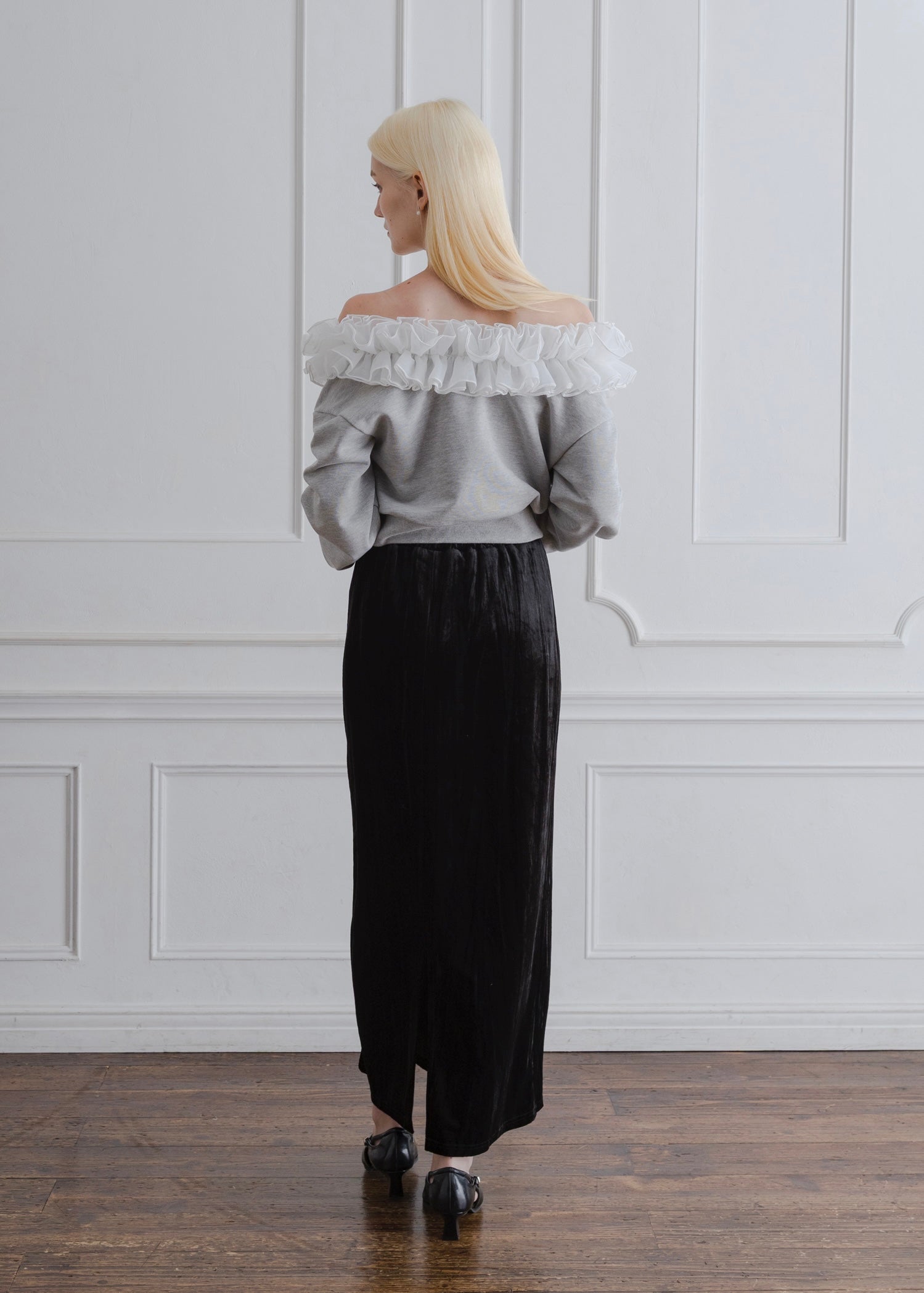 FRILL OFF SHOULDER PULLOVER