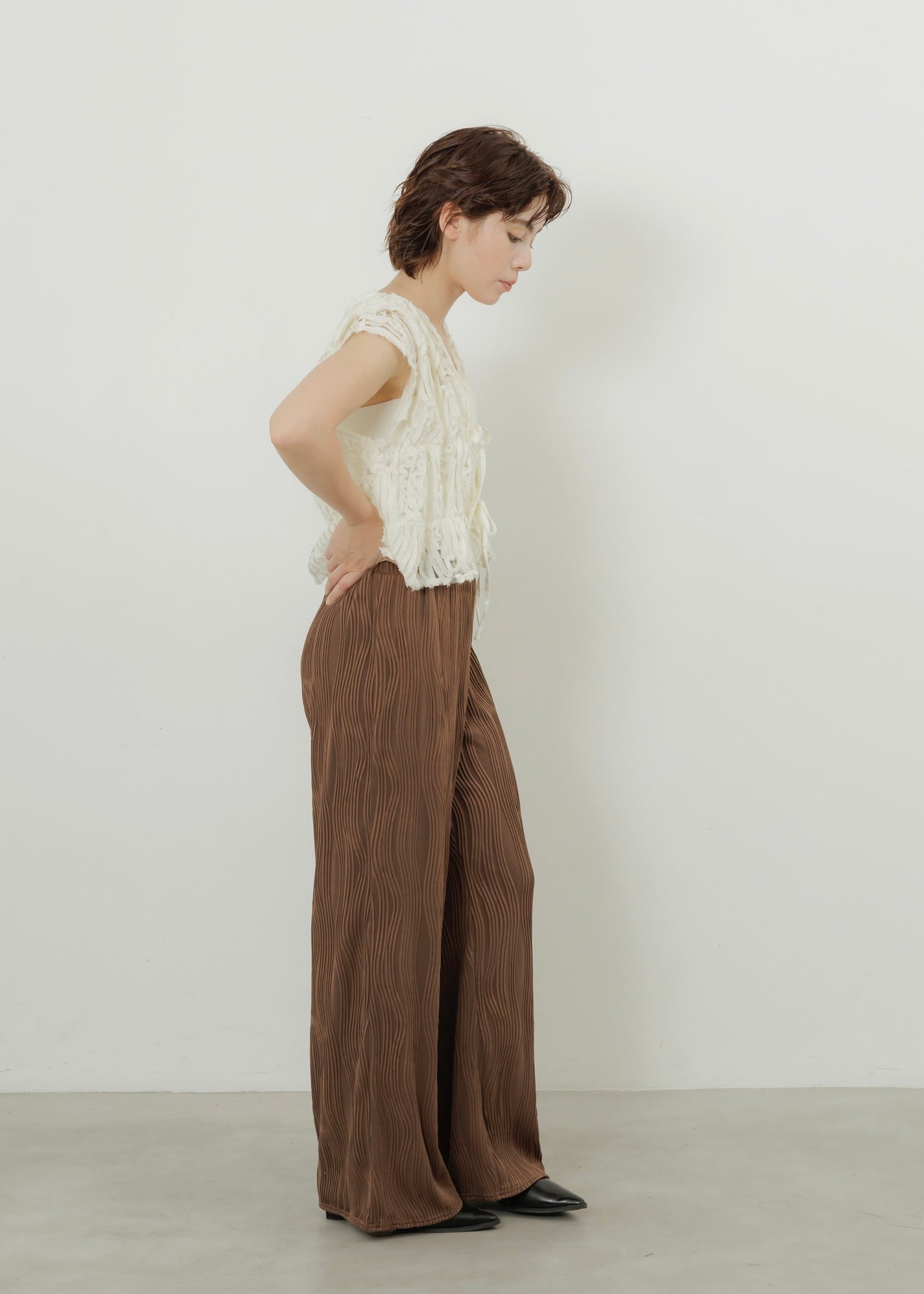 RIBBON LACE VEST