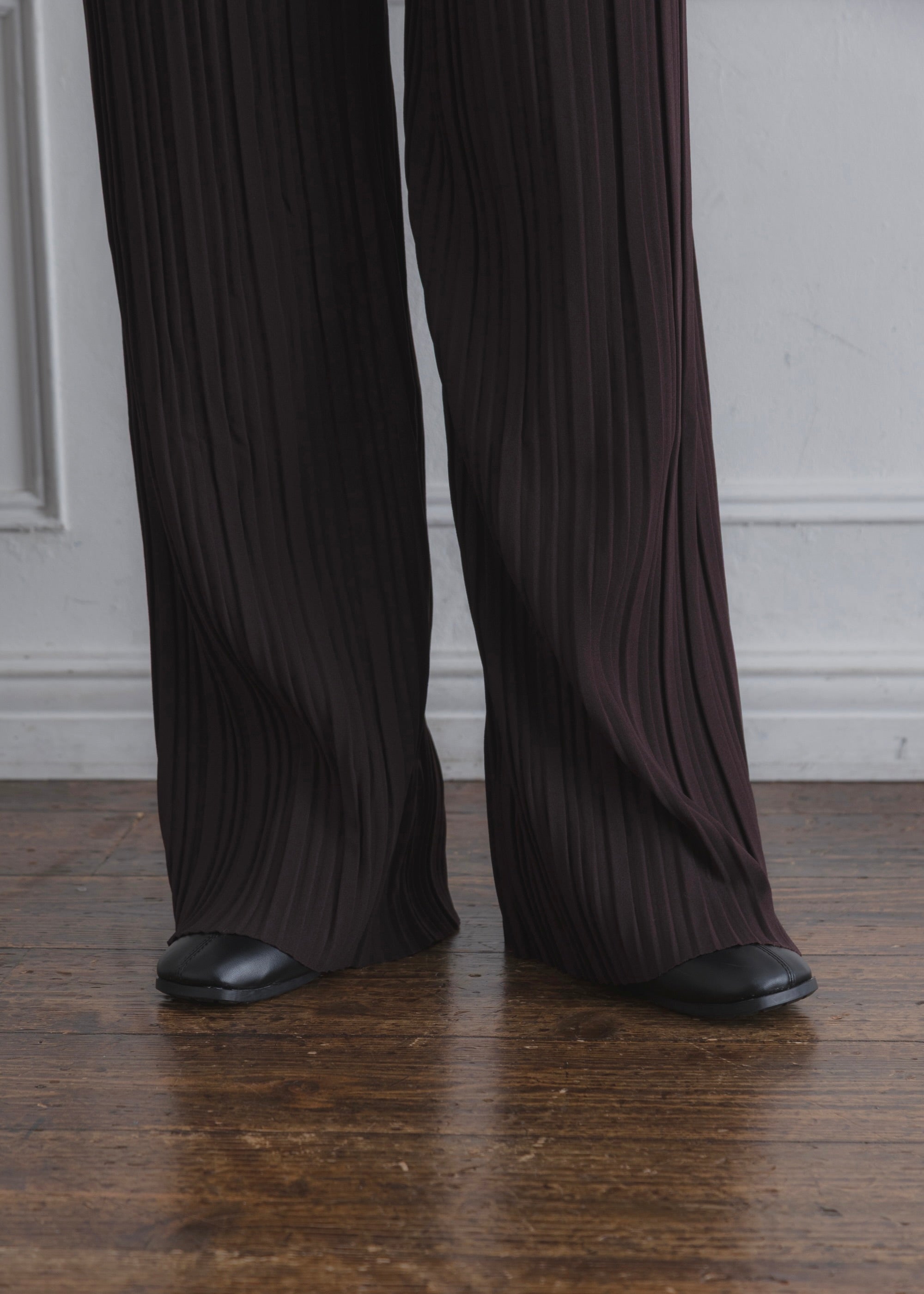RANDOM PLEATS PANTS