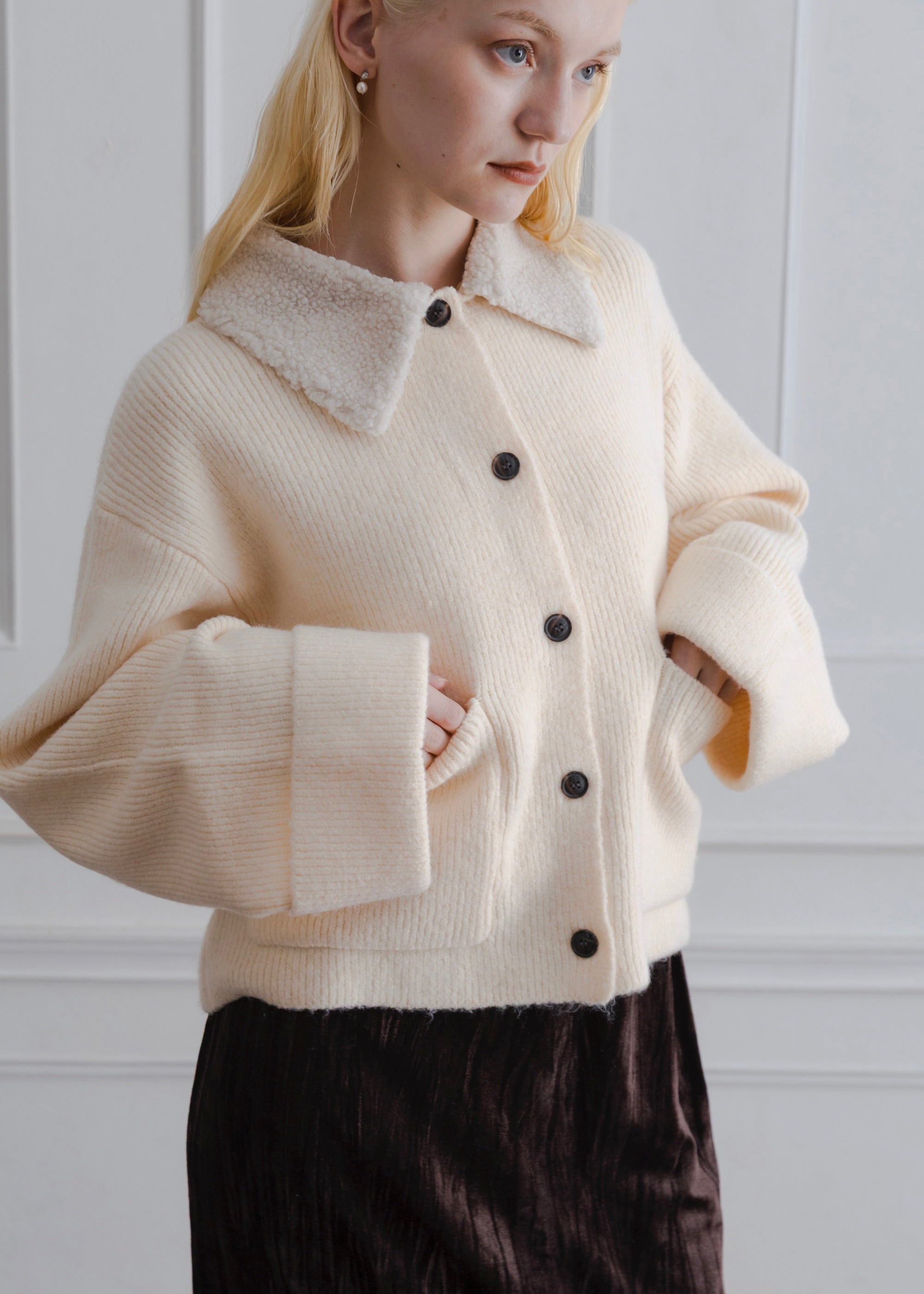 BOA COLLAR CARDIGAN
