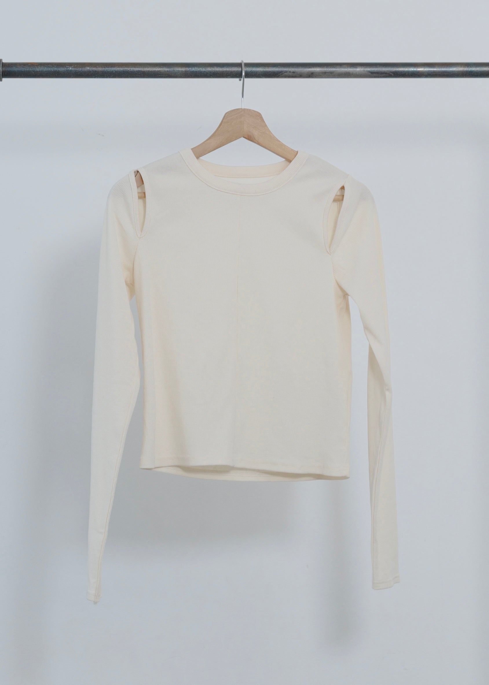 CUT OUT PULLOVER
