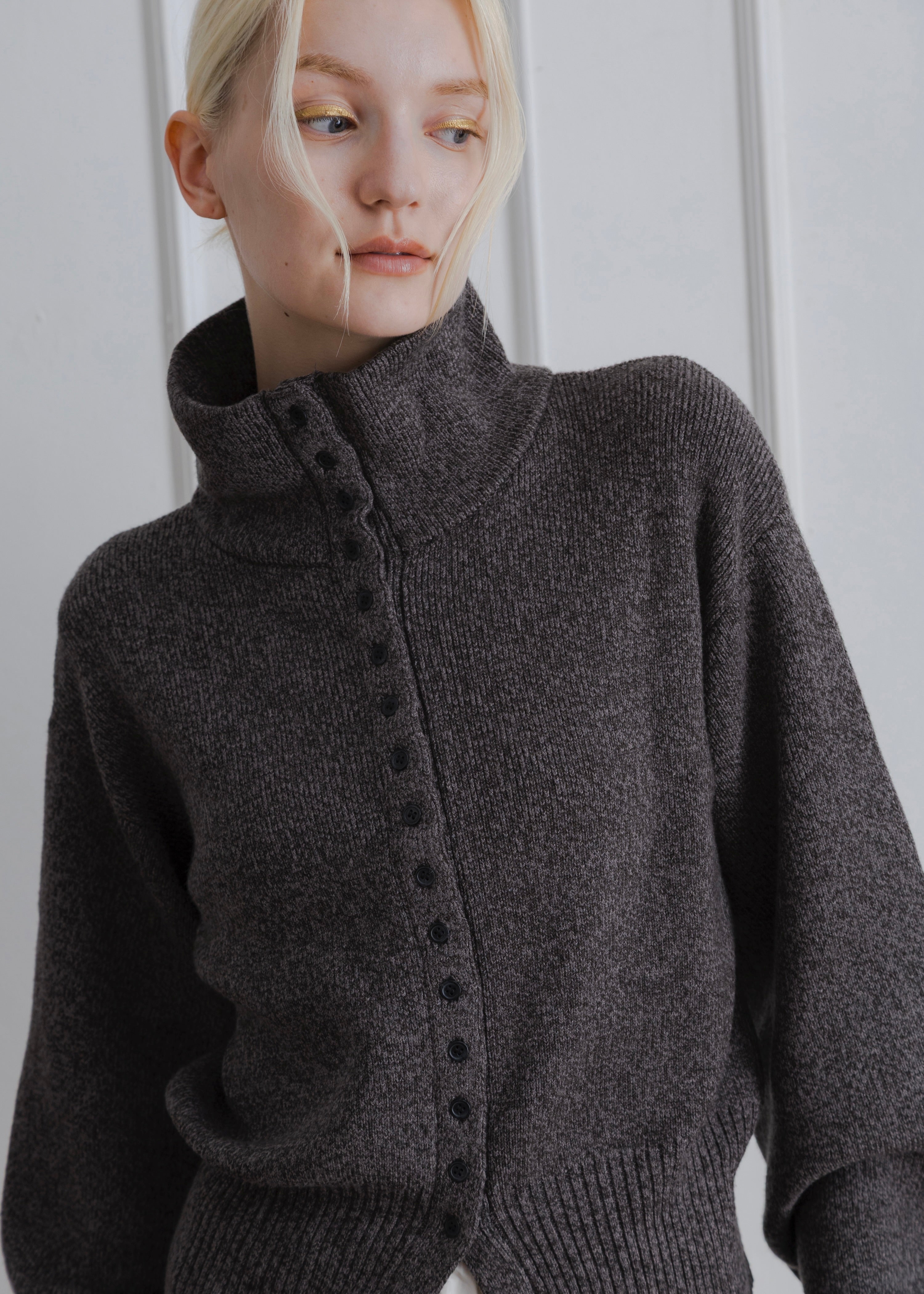 HIGH NECK CARDIGAN