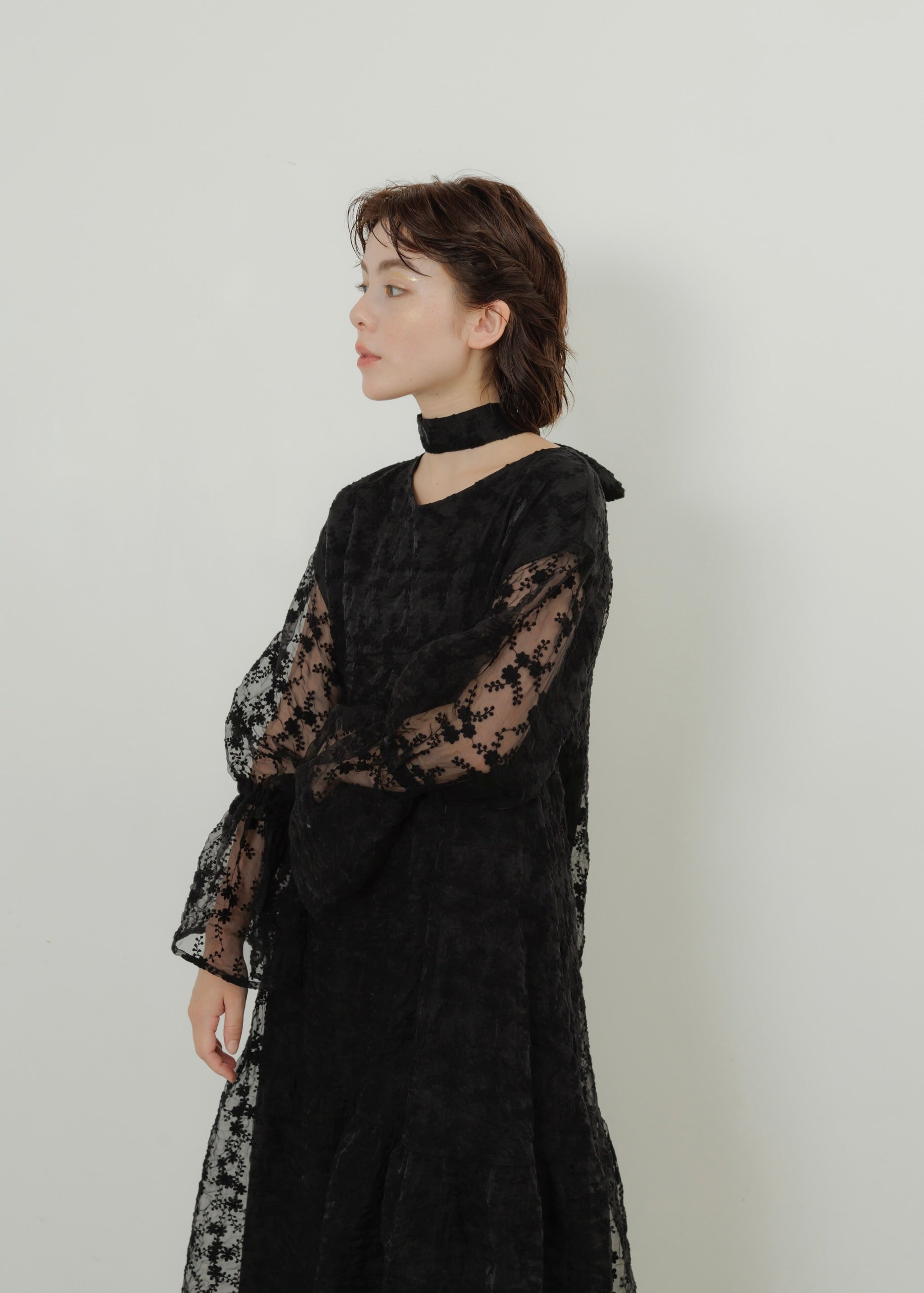 RIBBON TIE LACE DRESS