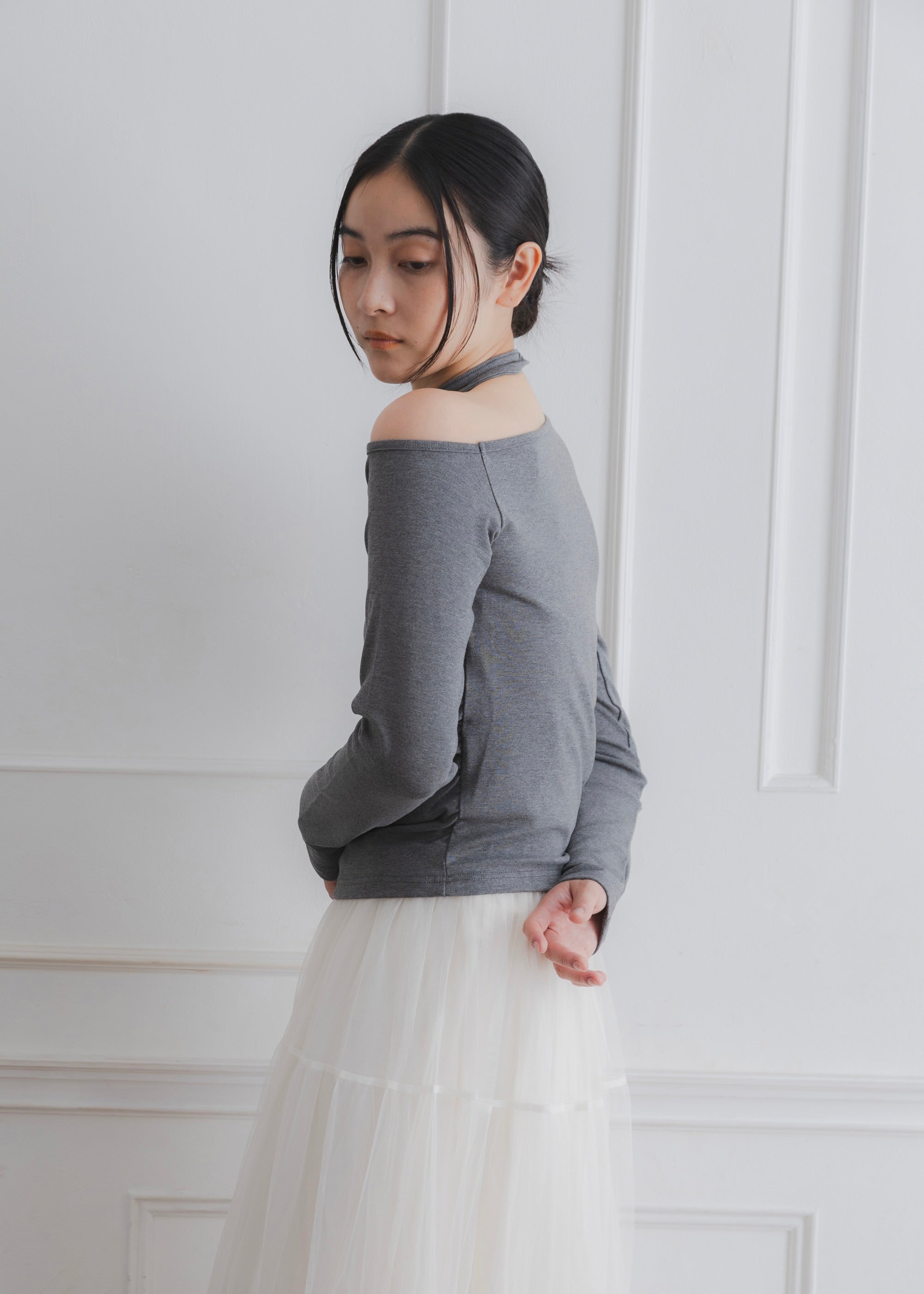 ASYMMETRY NECK TOP