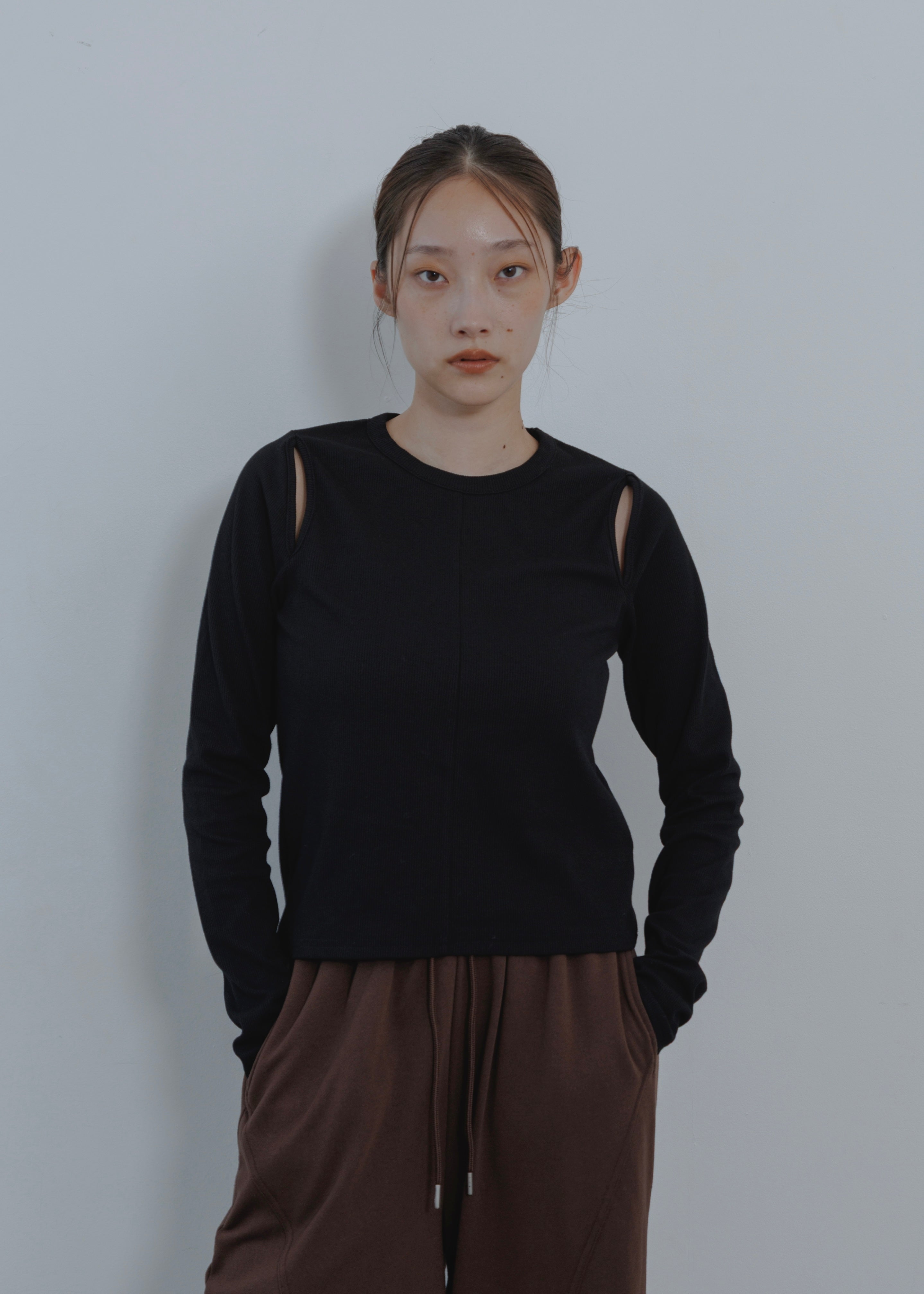 CUT OUT PULLOVER