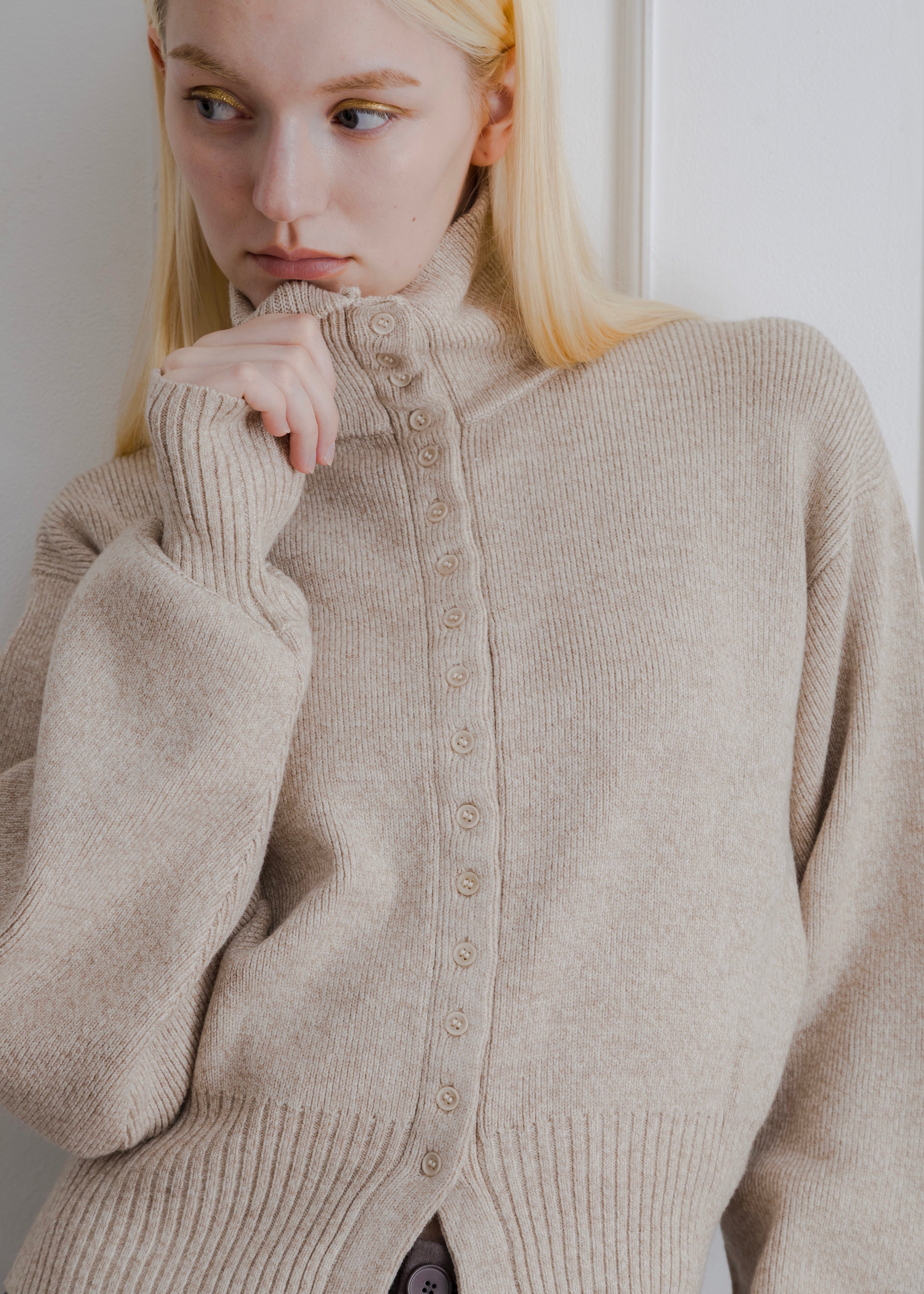 HIGH NECK CARDIGAN