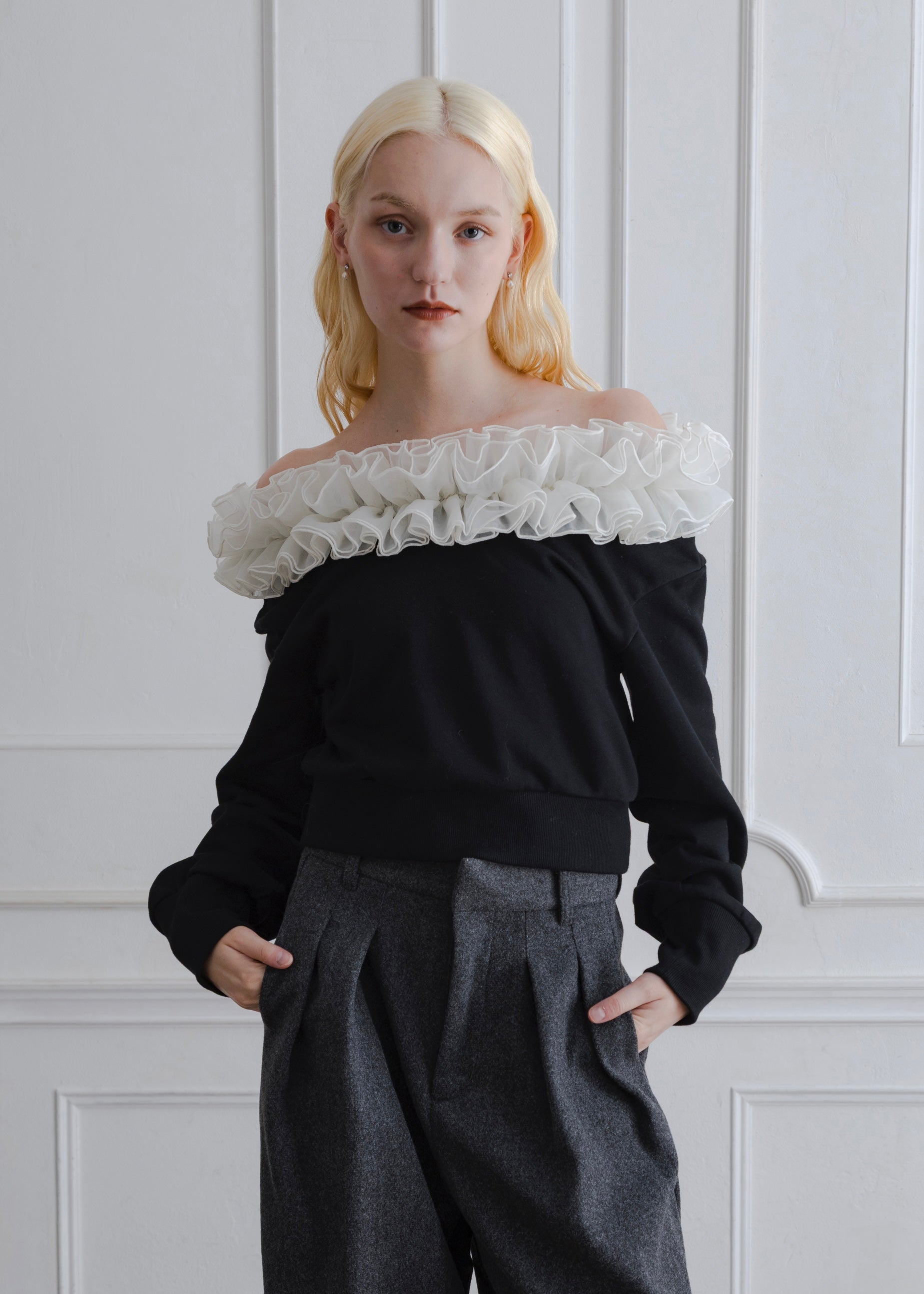 FRILL OFF SHOULDER PULLOVER