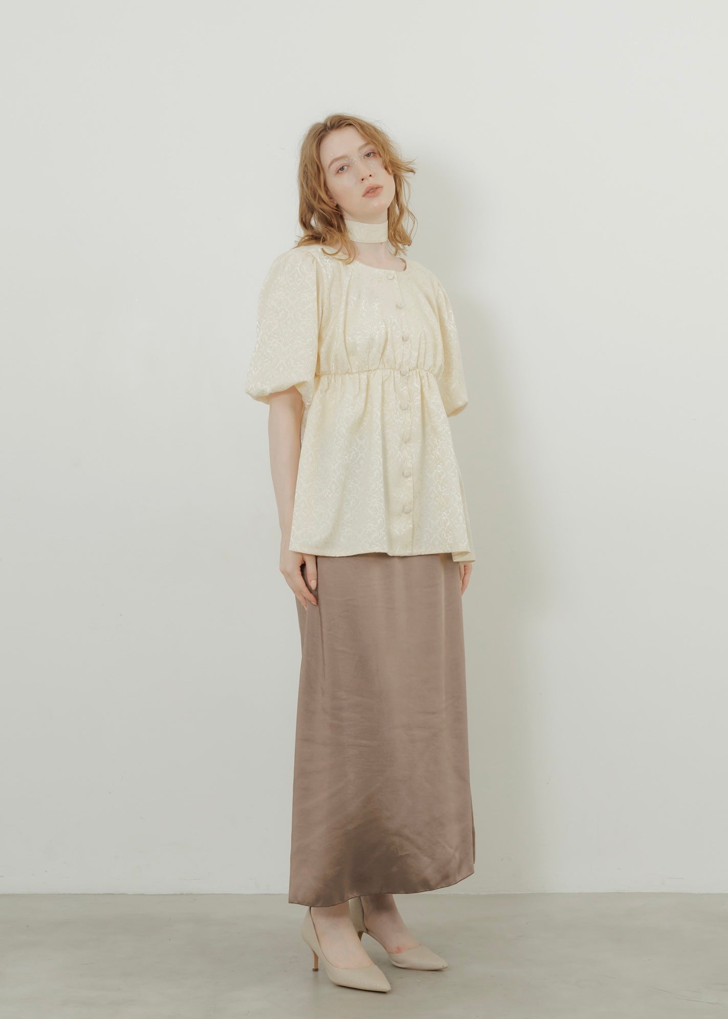 スカート satin flare skirt (ivory, size1)/ Acka satin flare skirt (ivory, size1)/ Acka