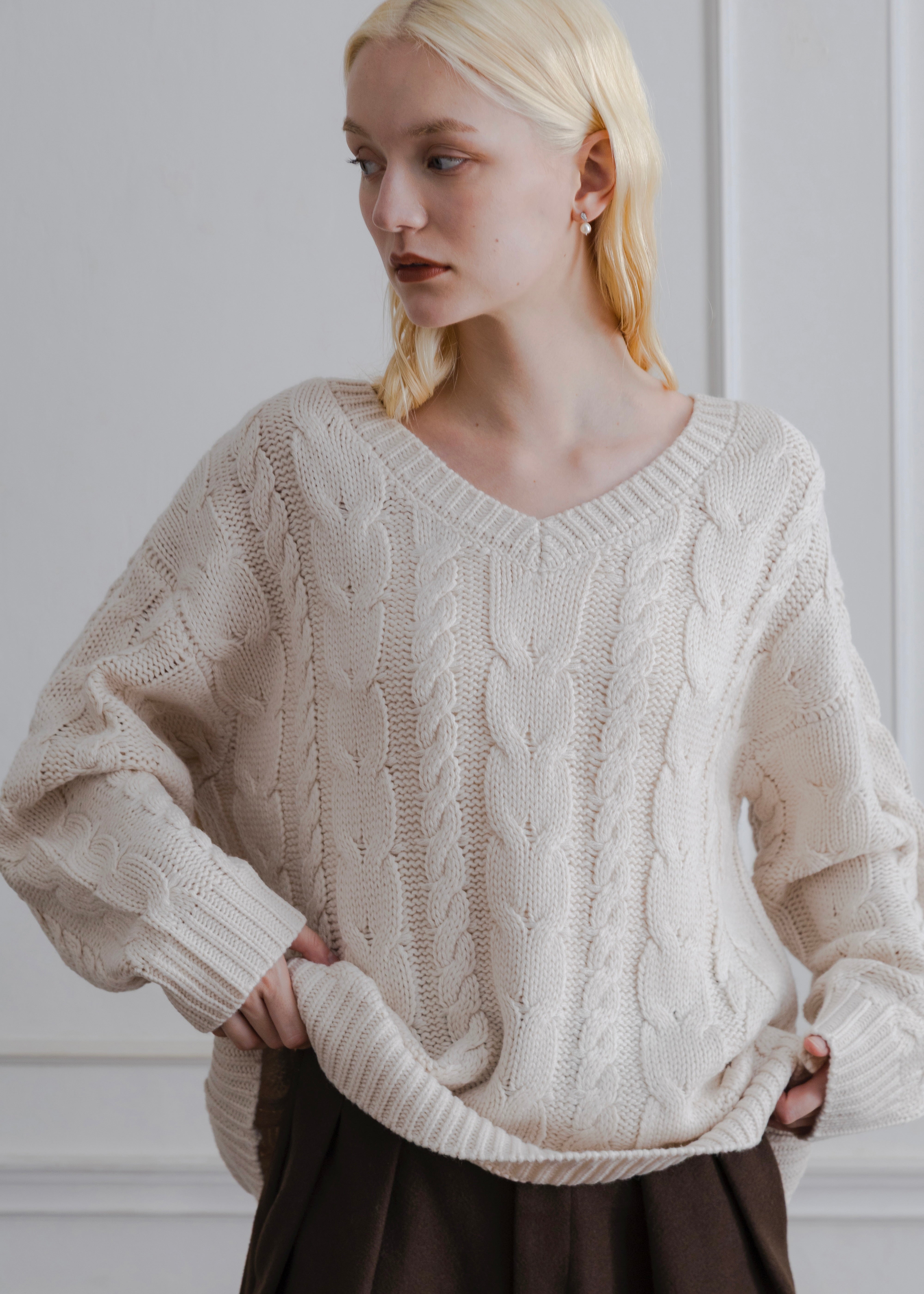 VNECK CABLE KNIT PULLOVER