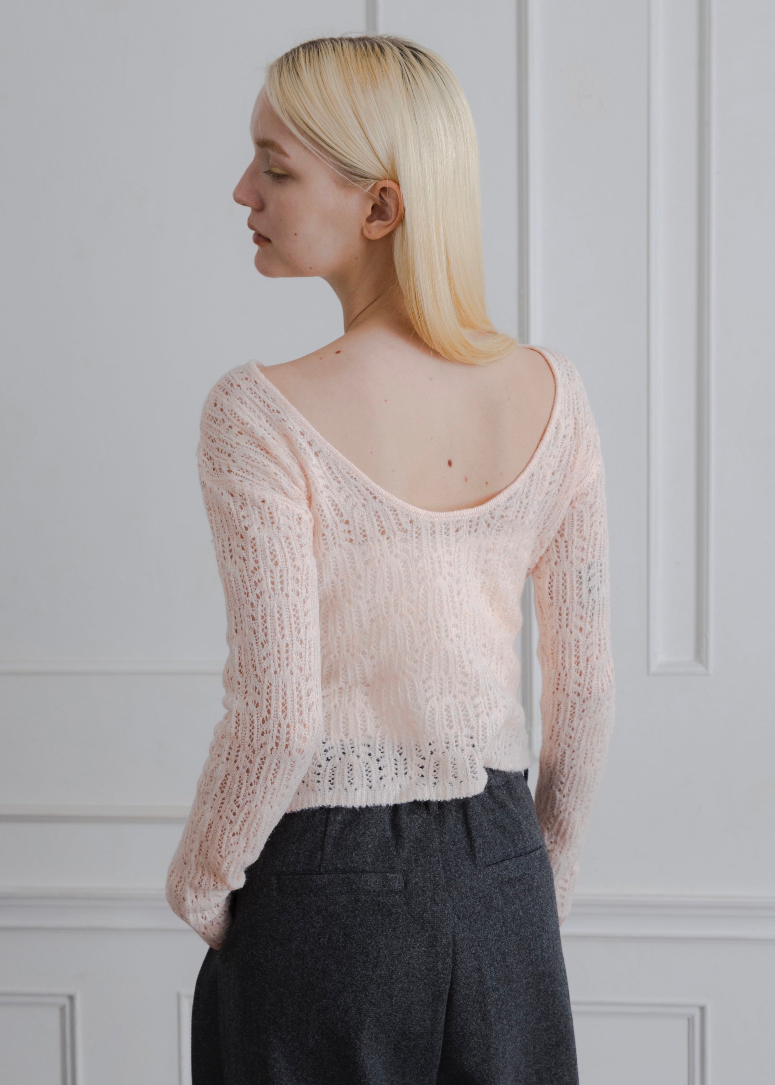 BACK OPEN KNIT