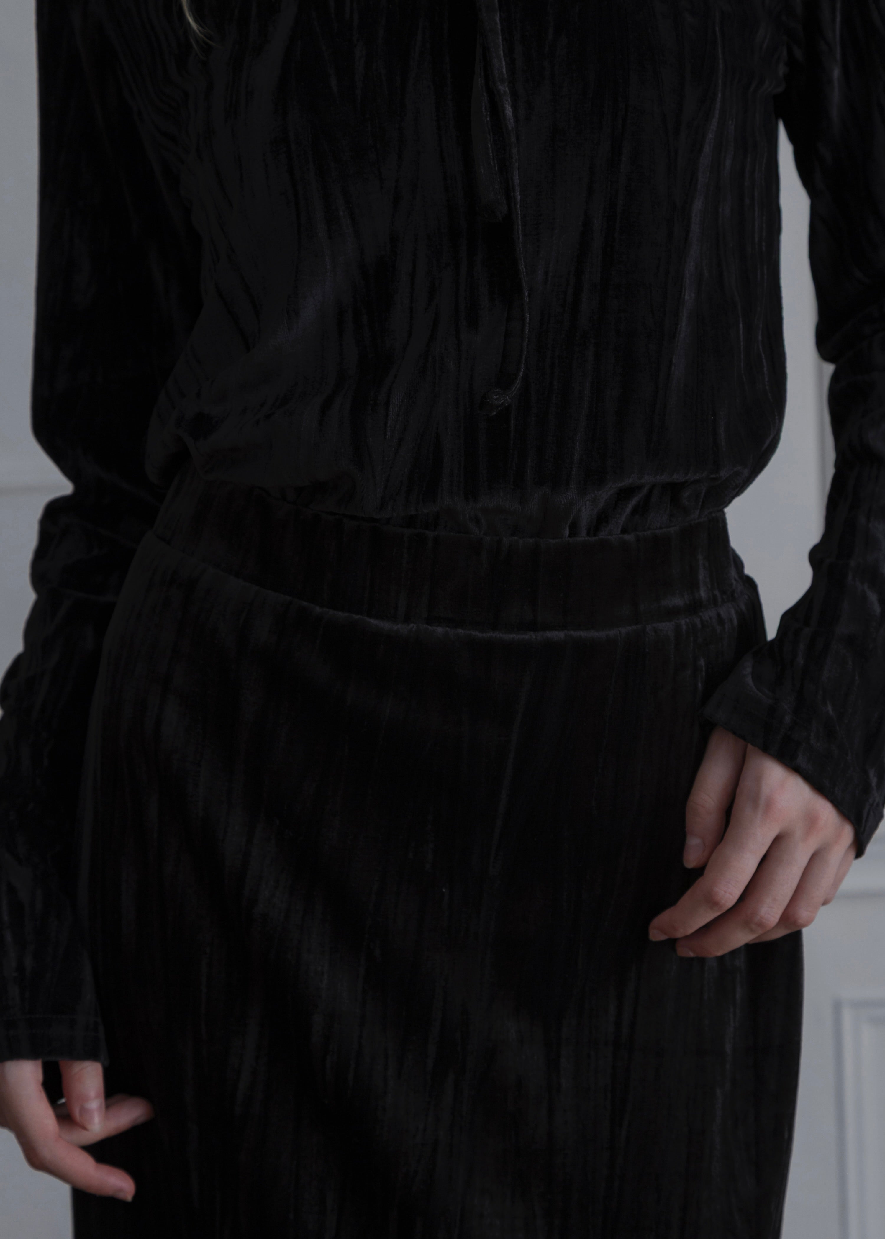 CRUSH VELOUR SKIRT