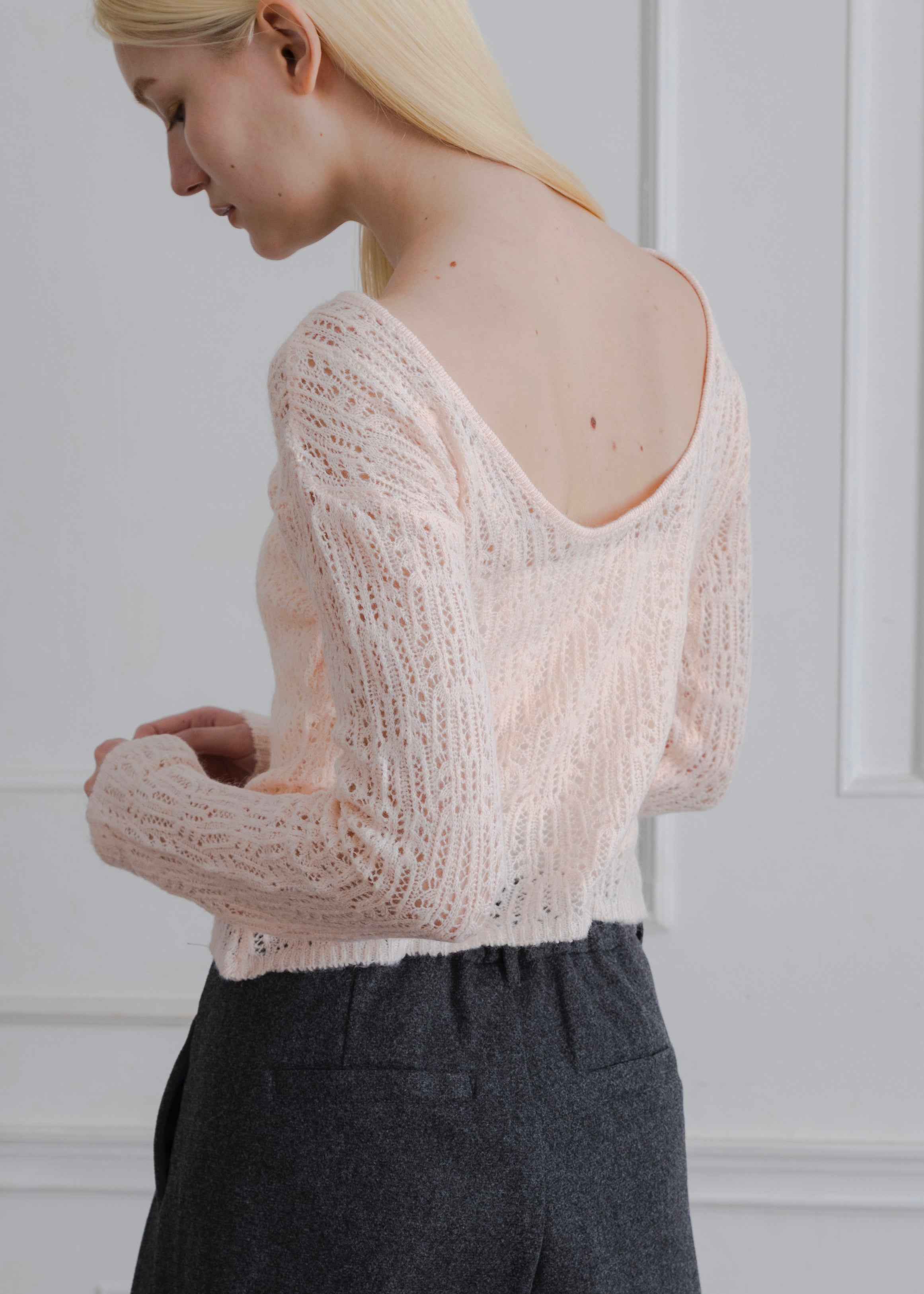BACK OPEN KNIT