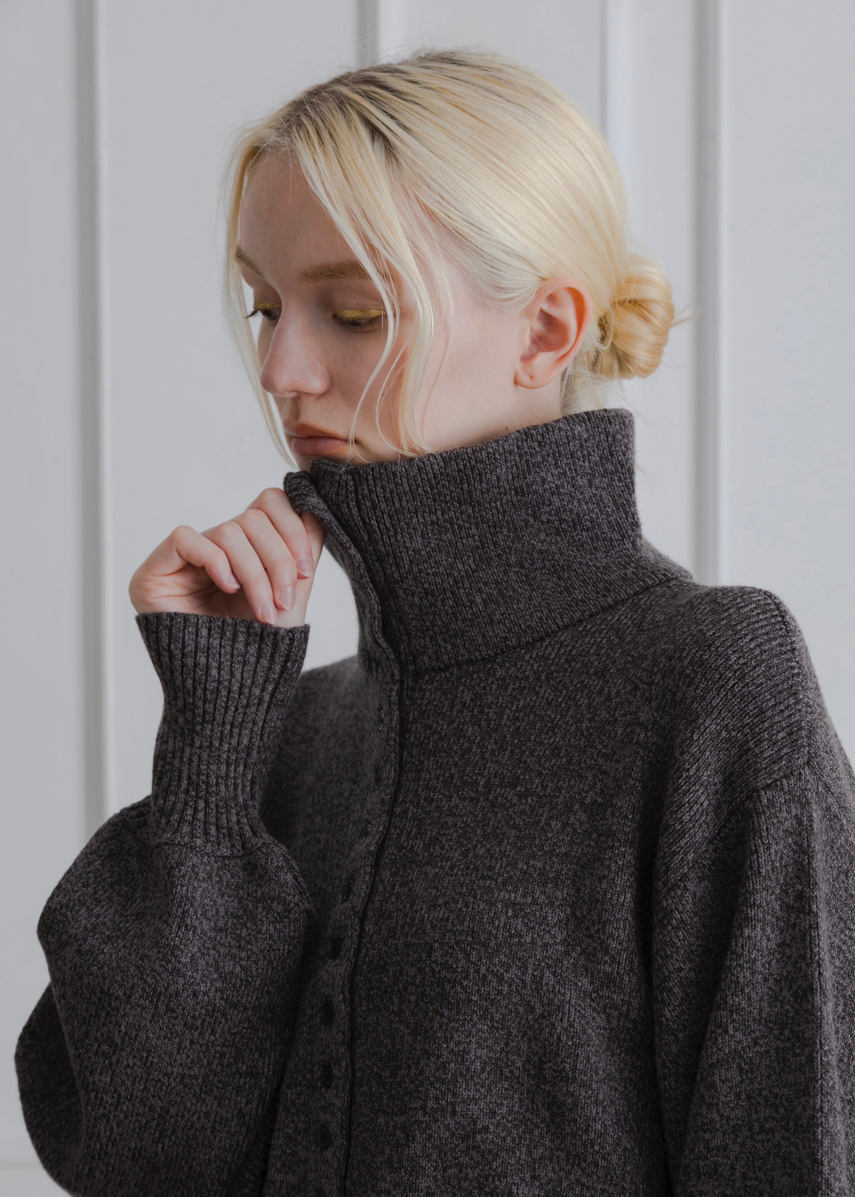 HIGH NECK CARDIGAN