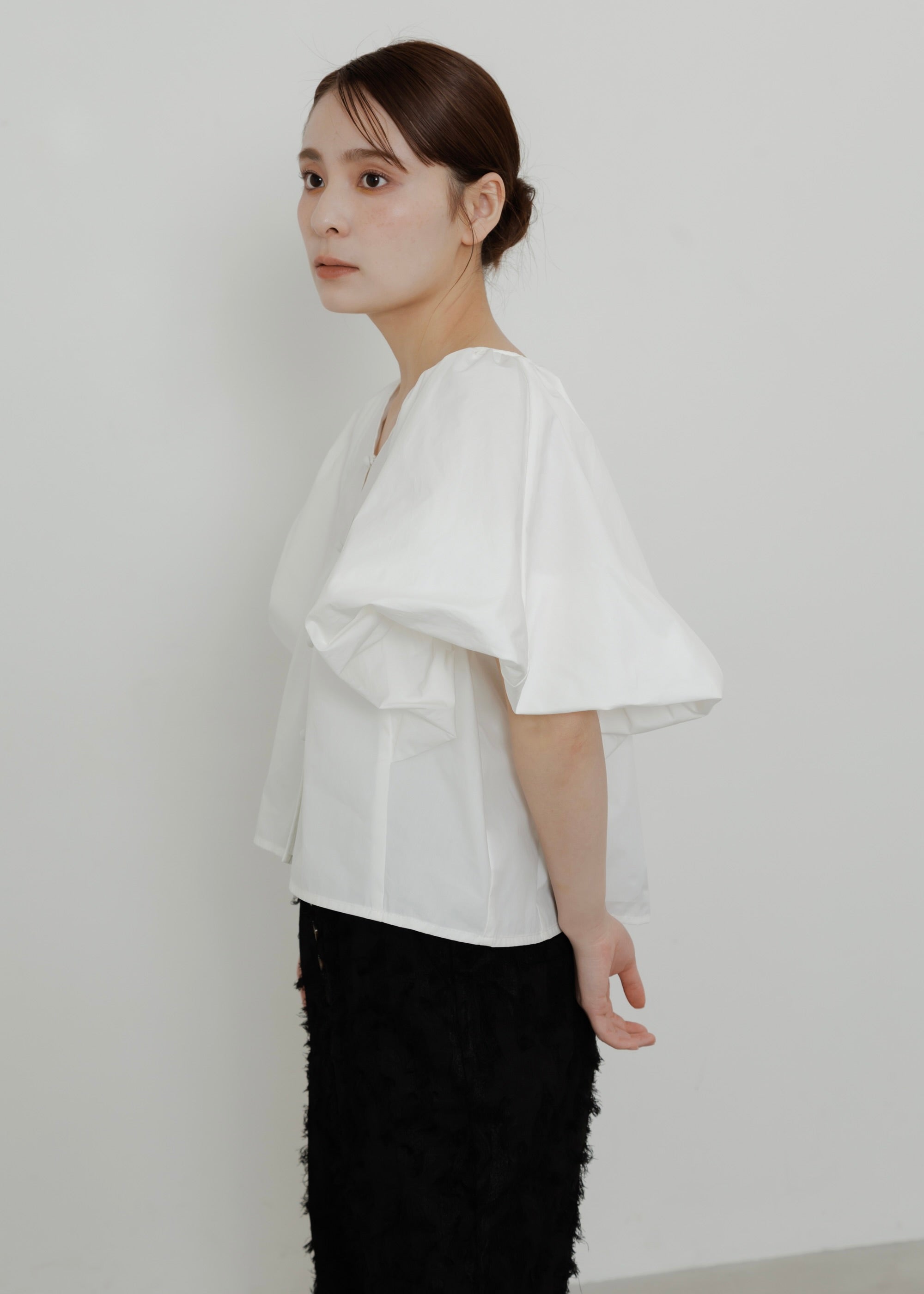 FLARE SLEEVE BLOUSE