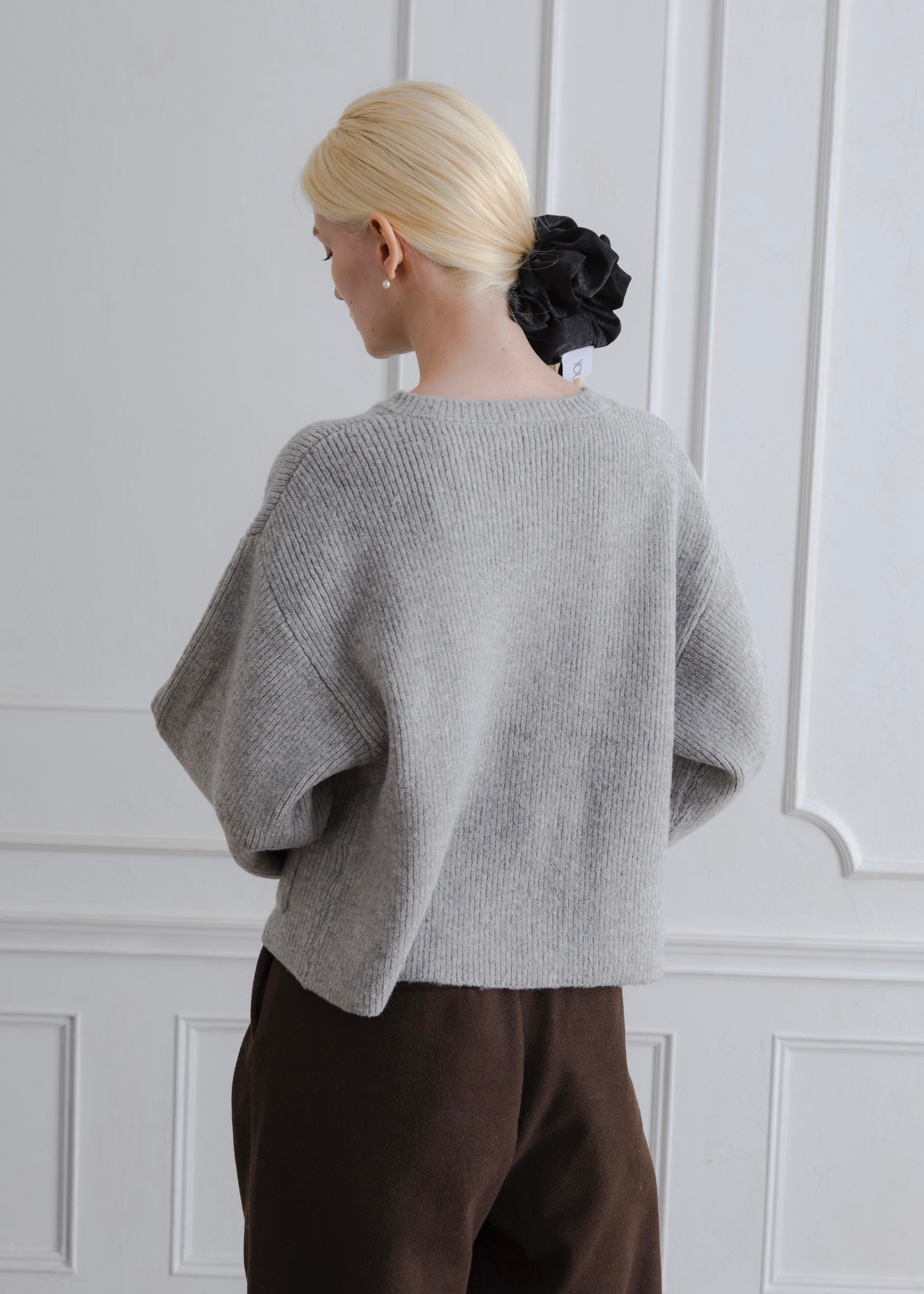 BOA COLLAR CARDIGAN