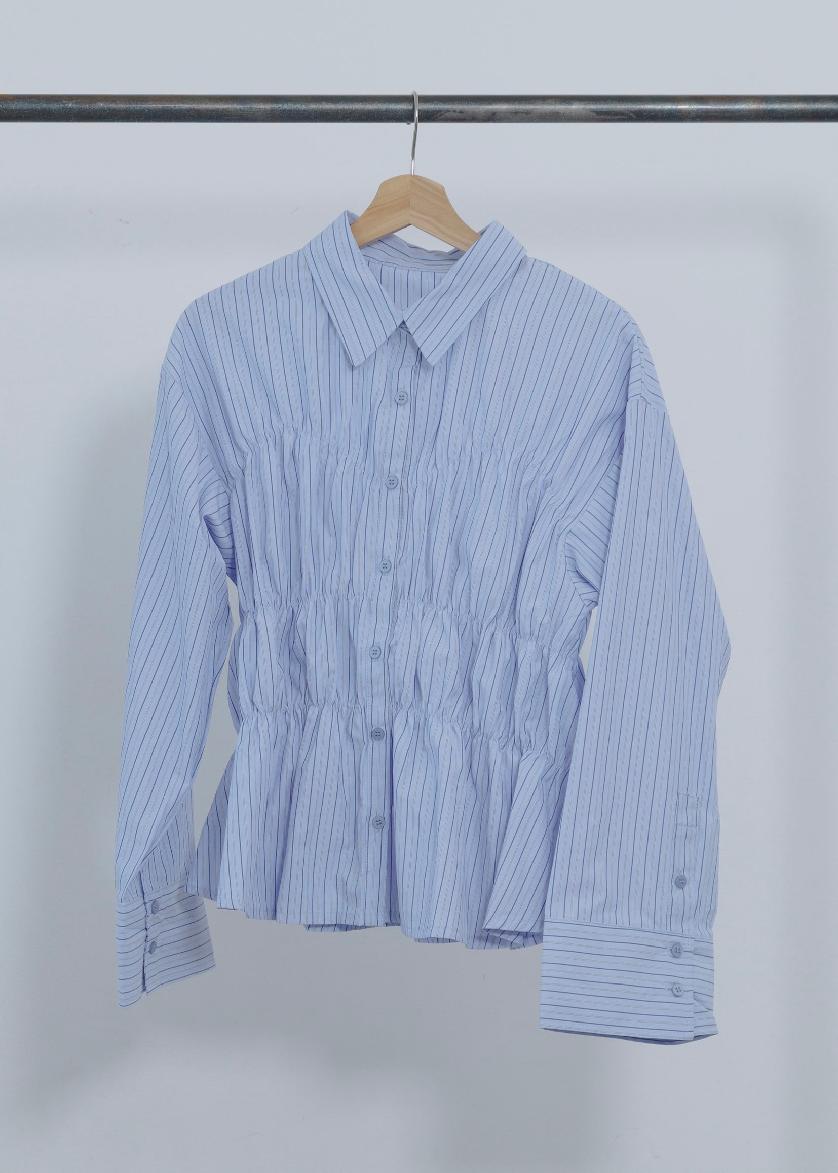STRIPE SHIRRING SHIRT
