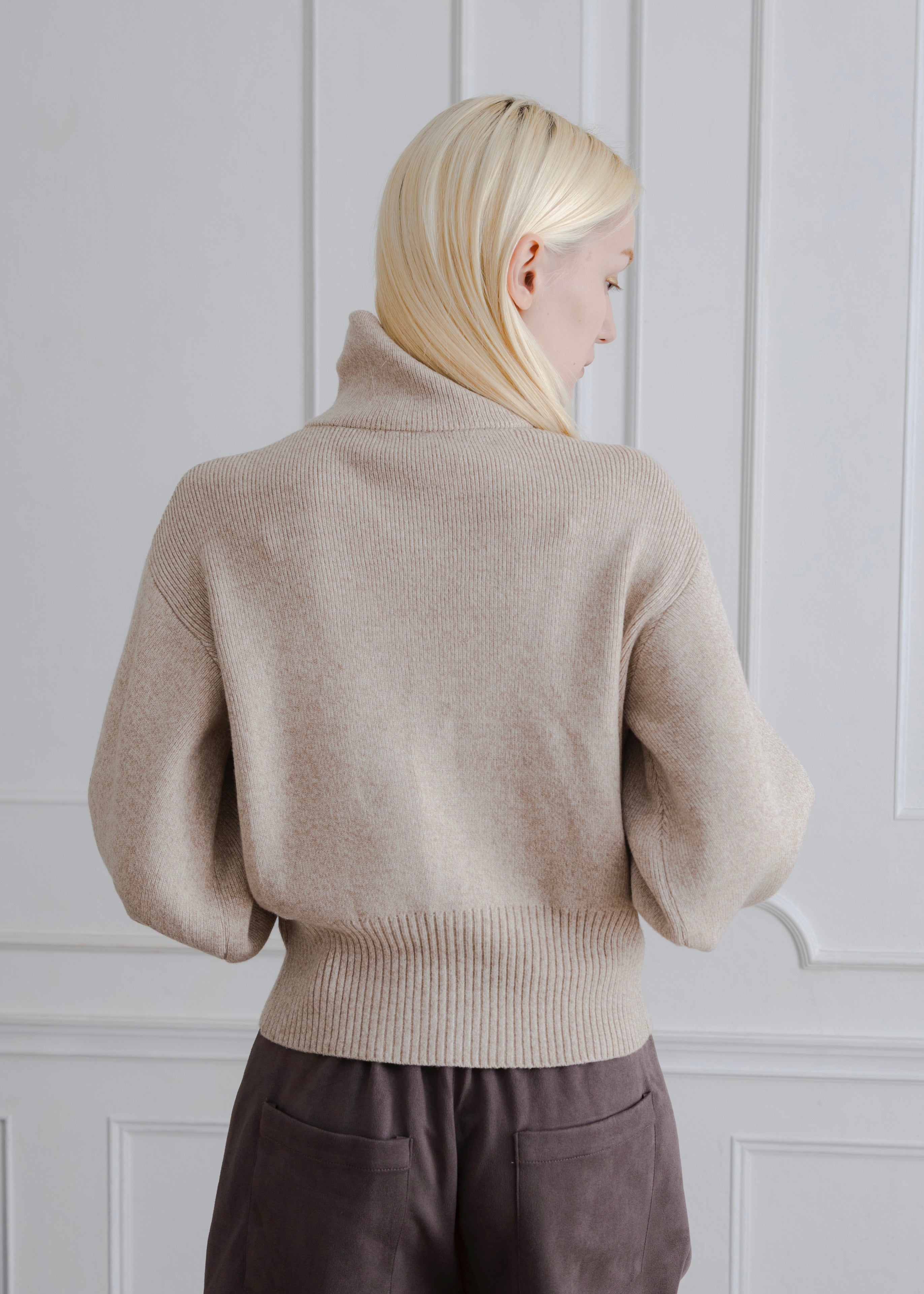 HIGH NECK CARDIGAN