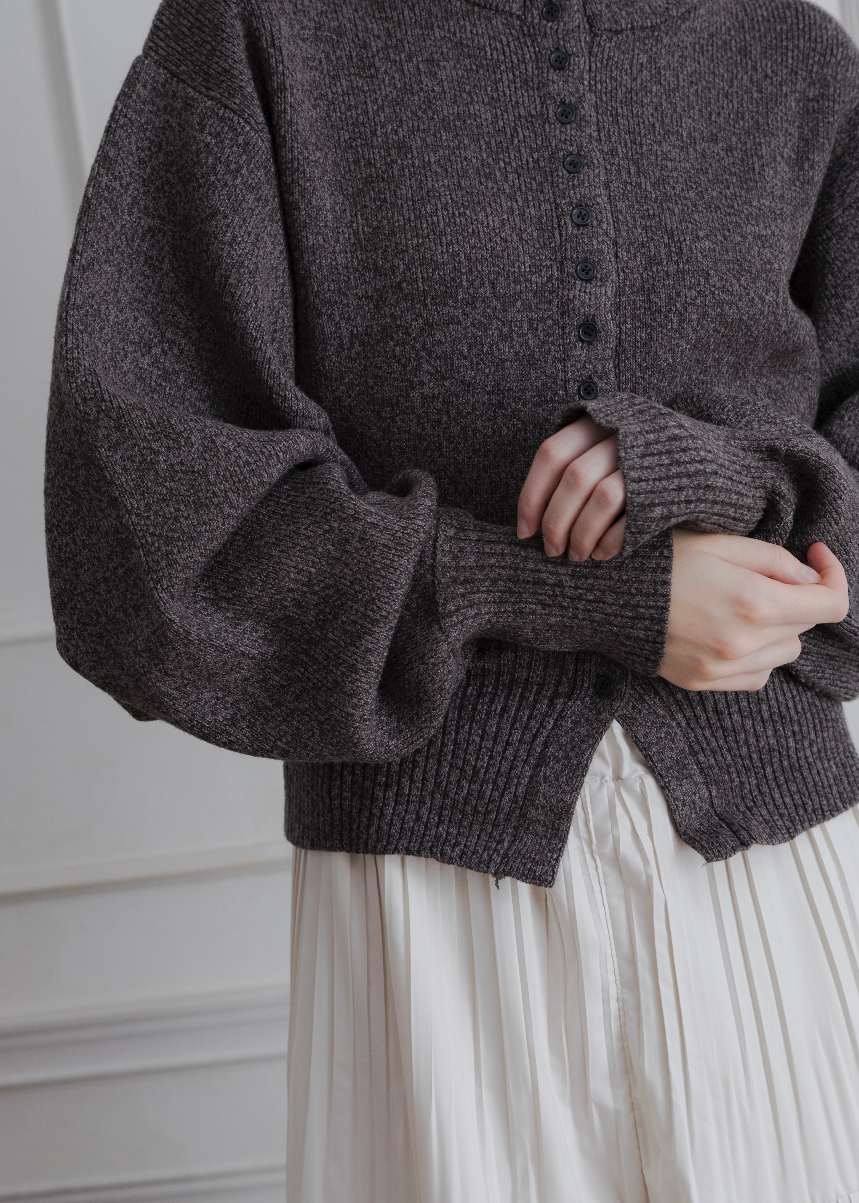 HIGH NECK CARDIGAN