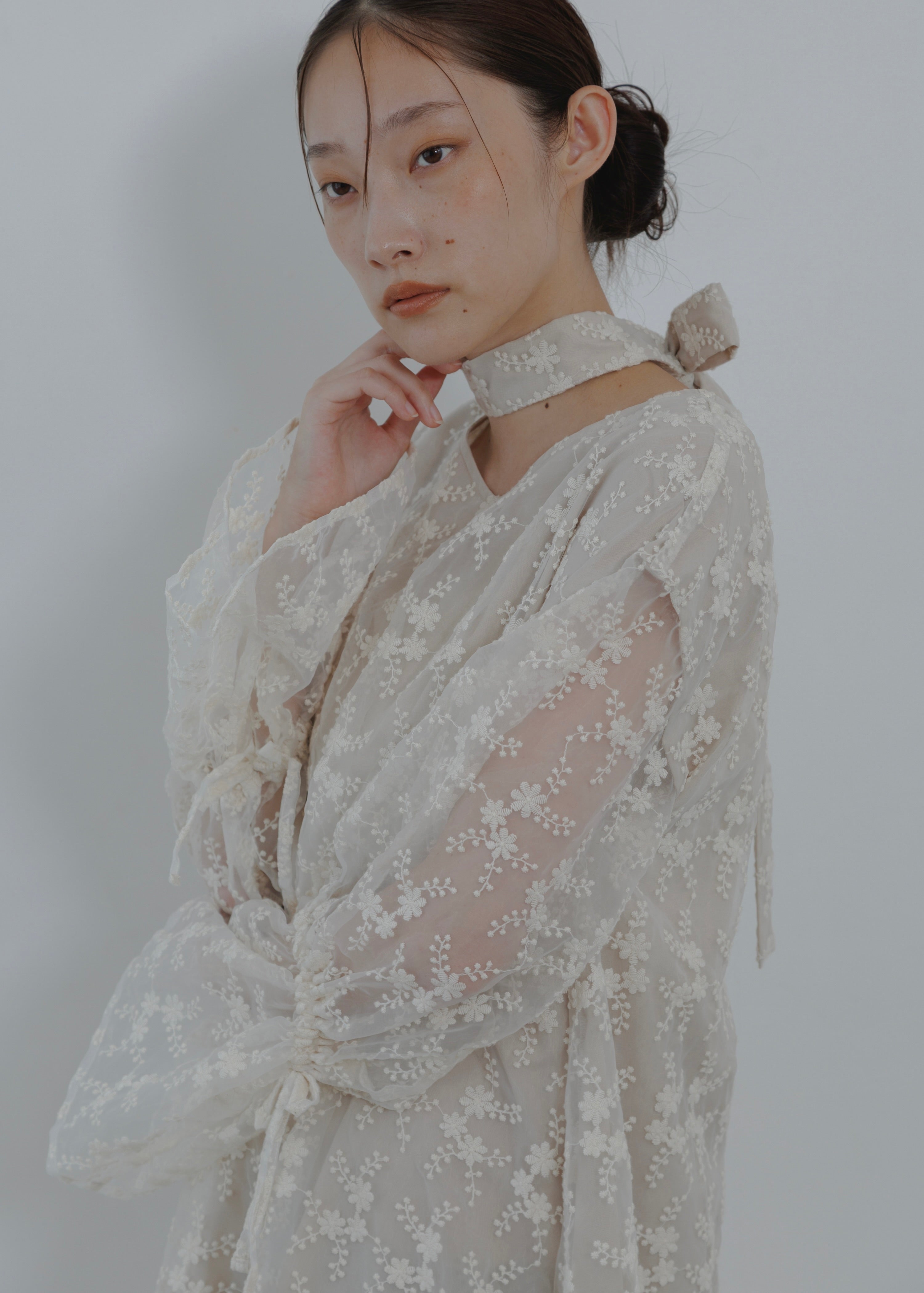 RIBBON TIE LACE DRESS