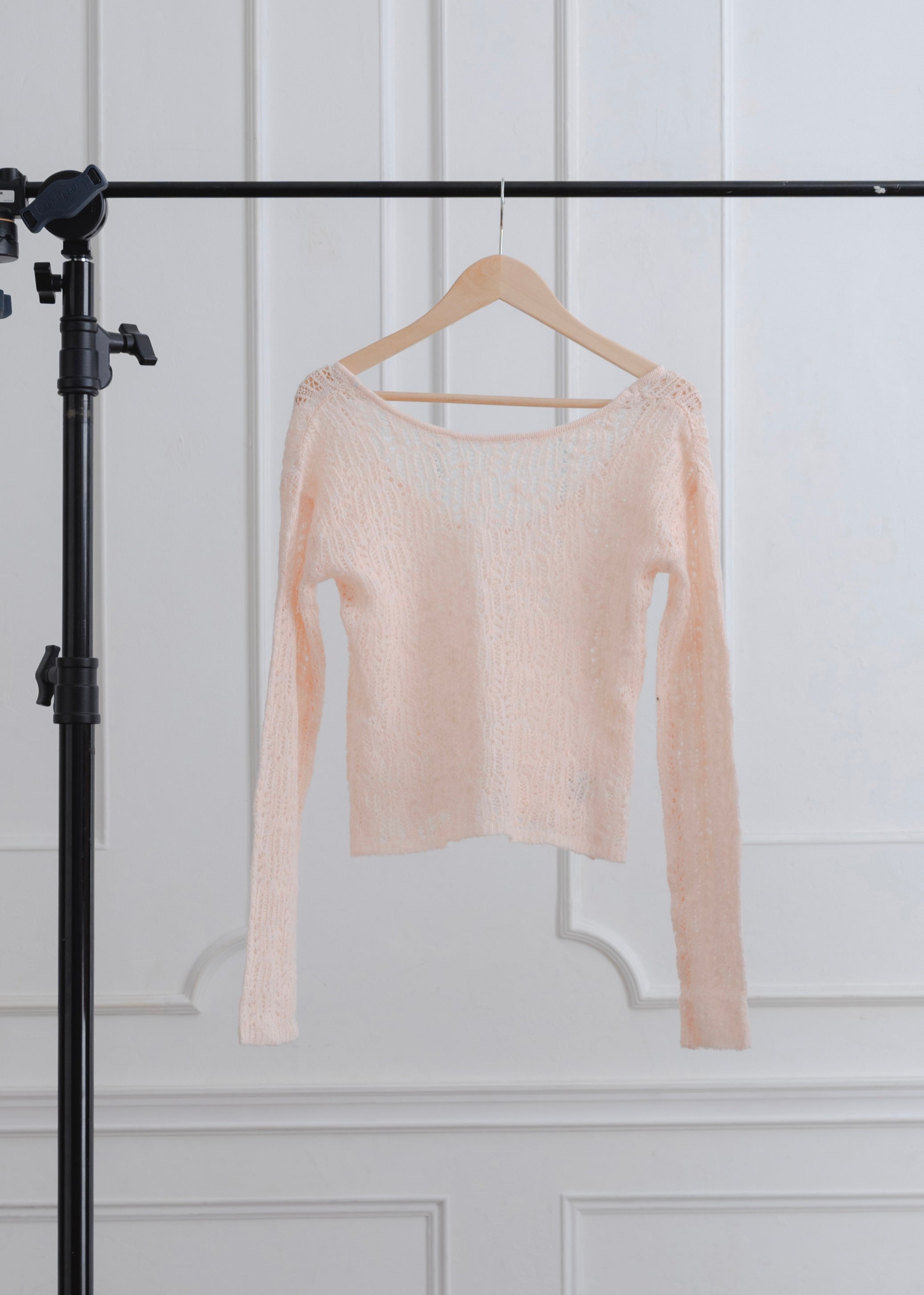 BACK OPEN KNIT
