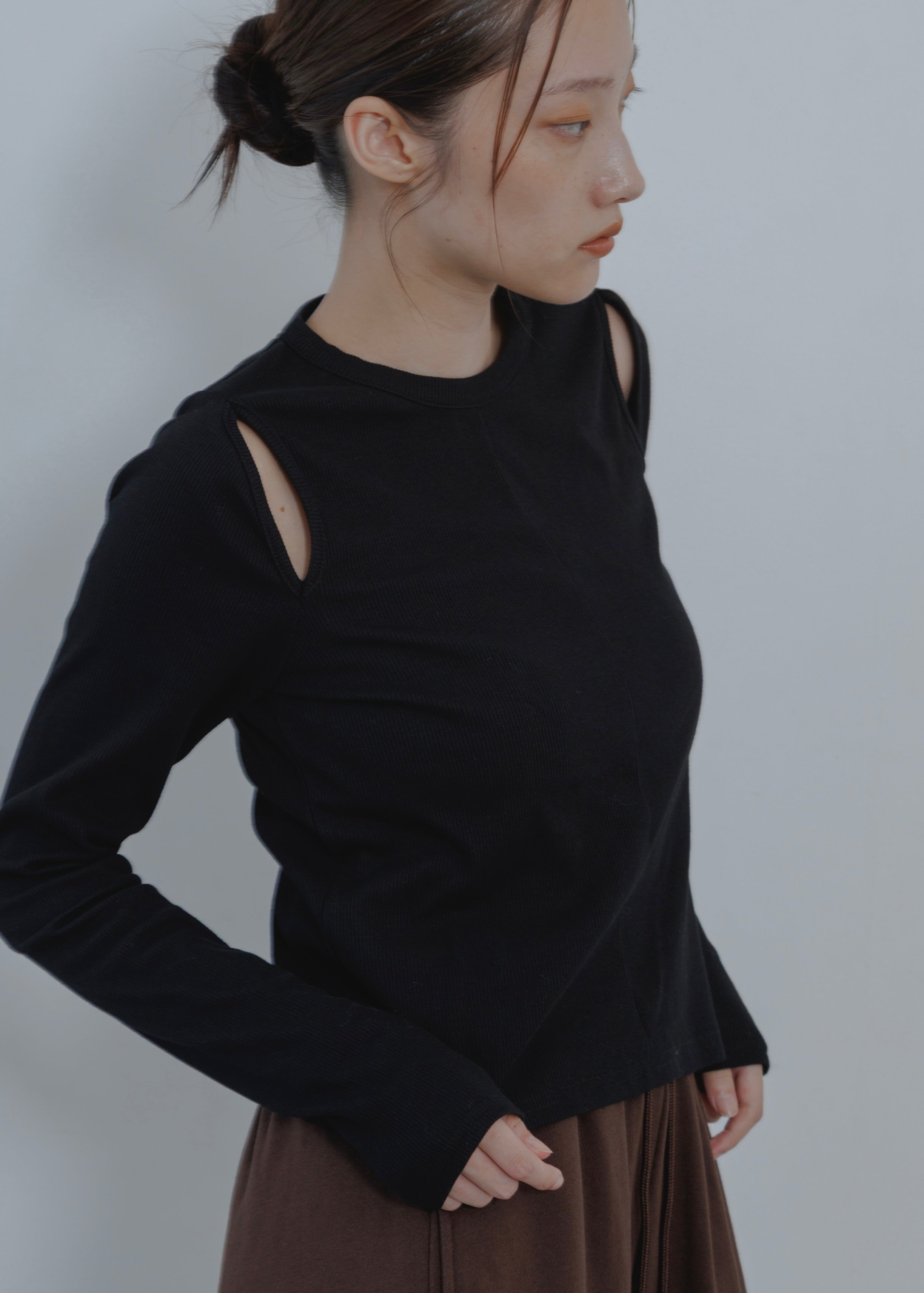 CUT OUT PULLOVER
